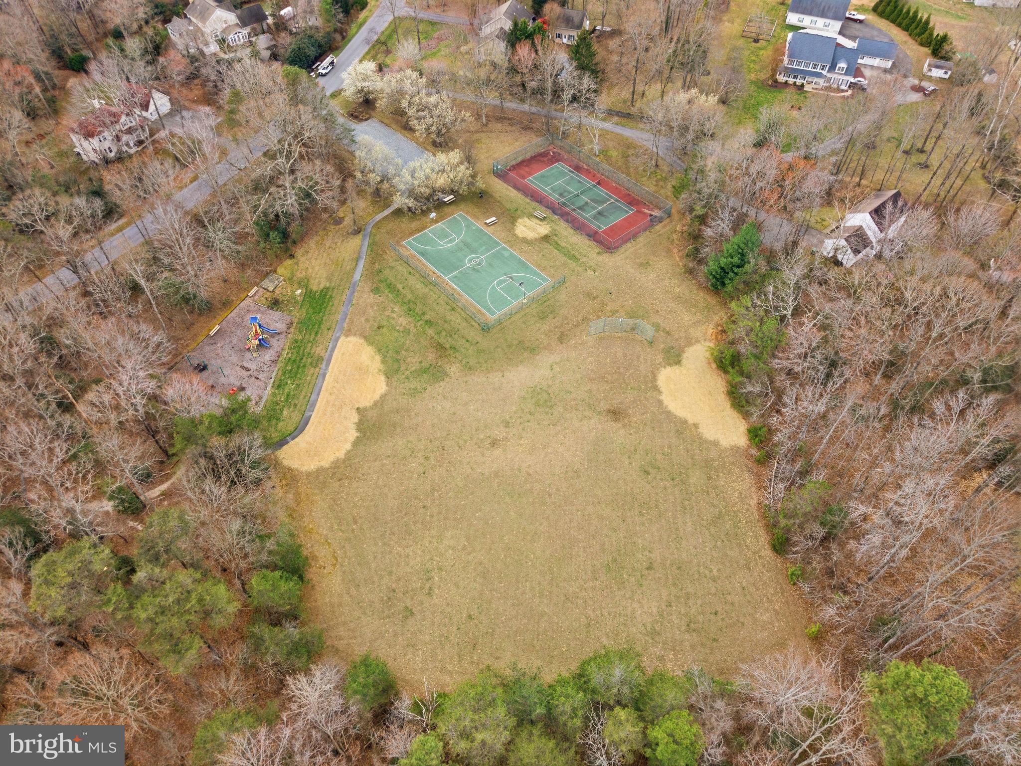 WHISPERING WOODS - Residential