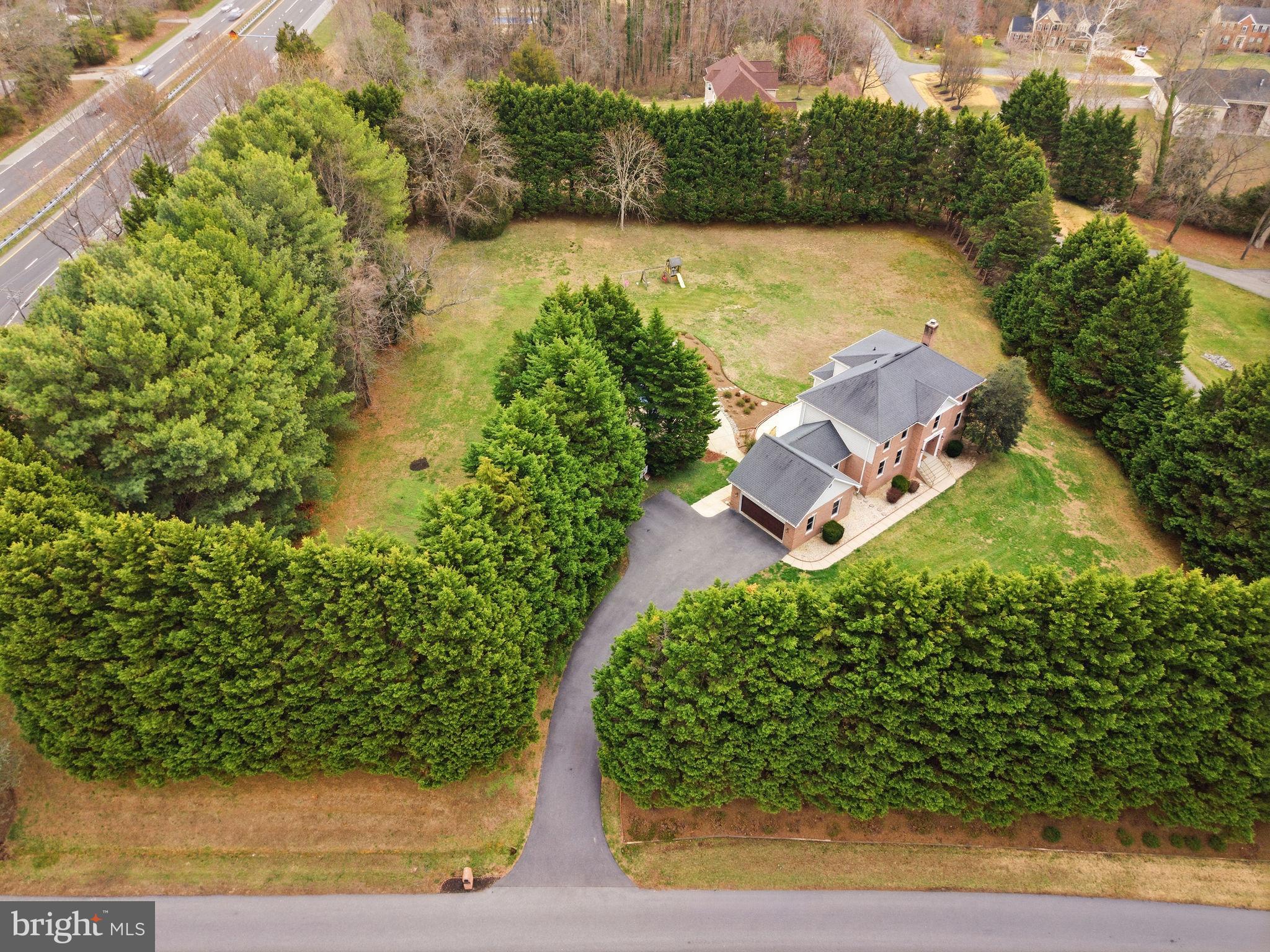 WHISPERING WOODS - Residential