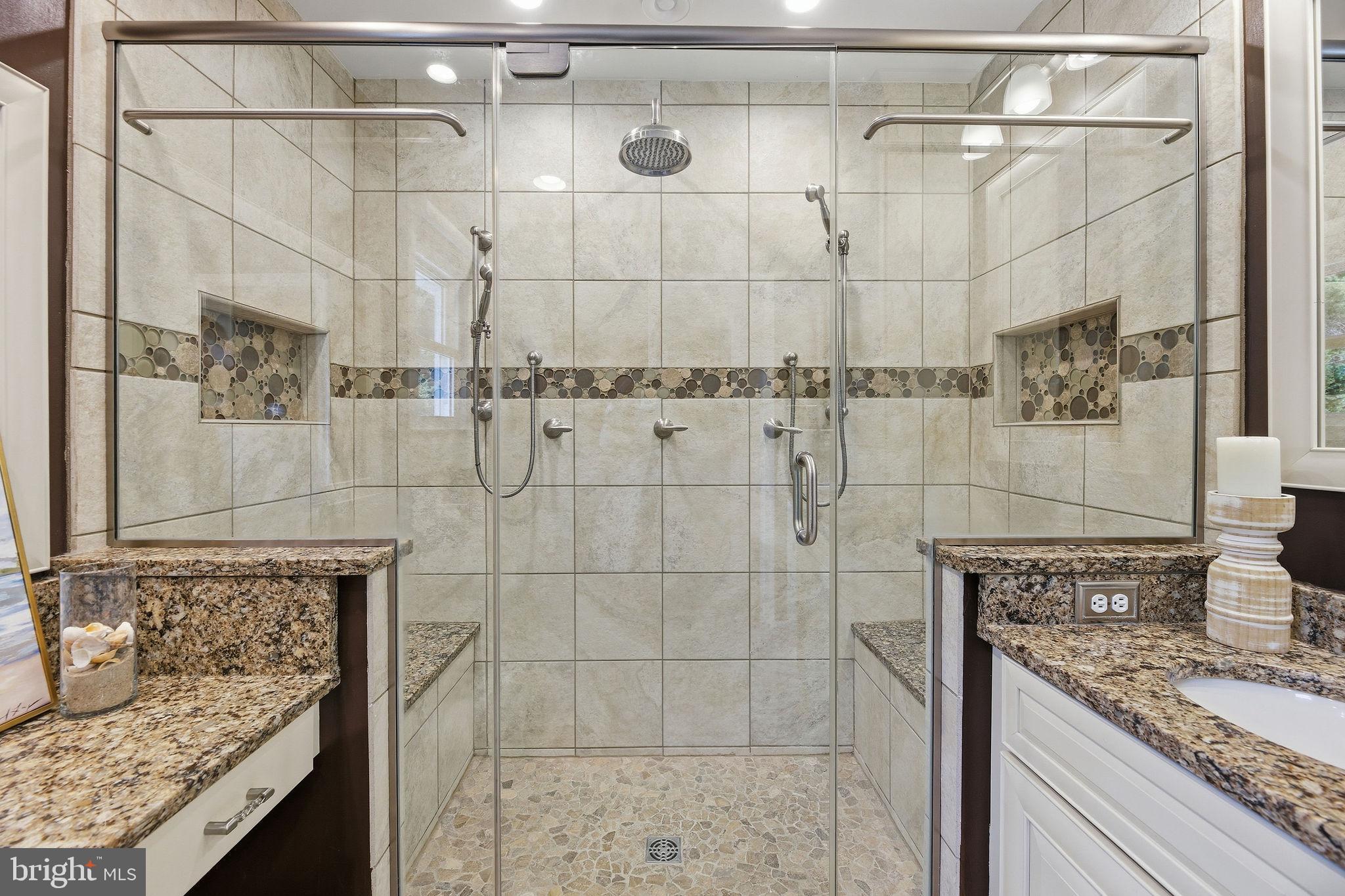 WHISPERING WOODS - Residential