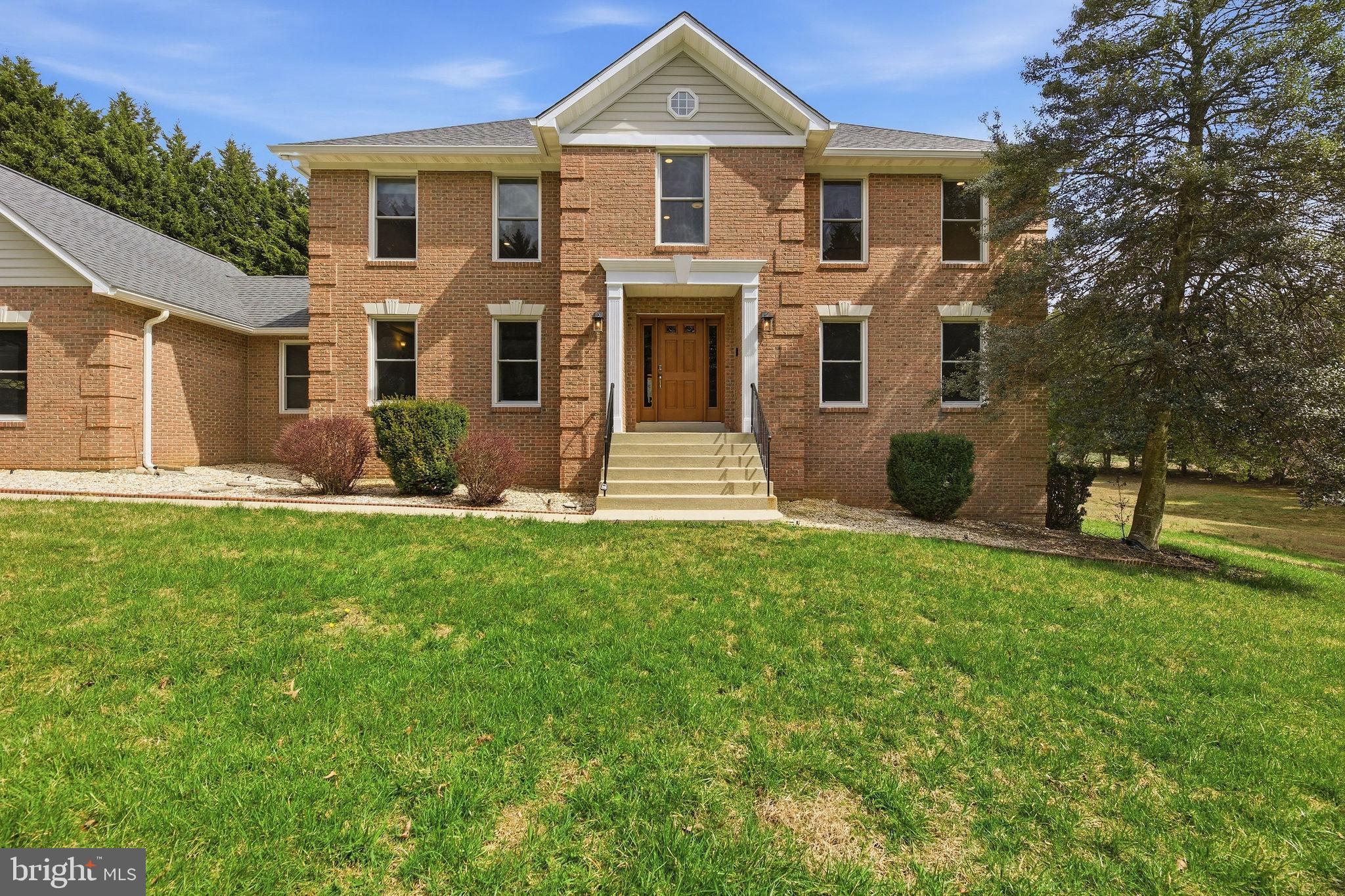 WHISPERING WOODS - Residential