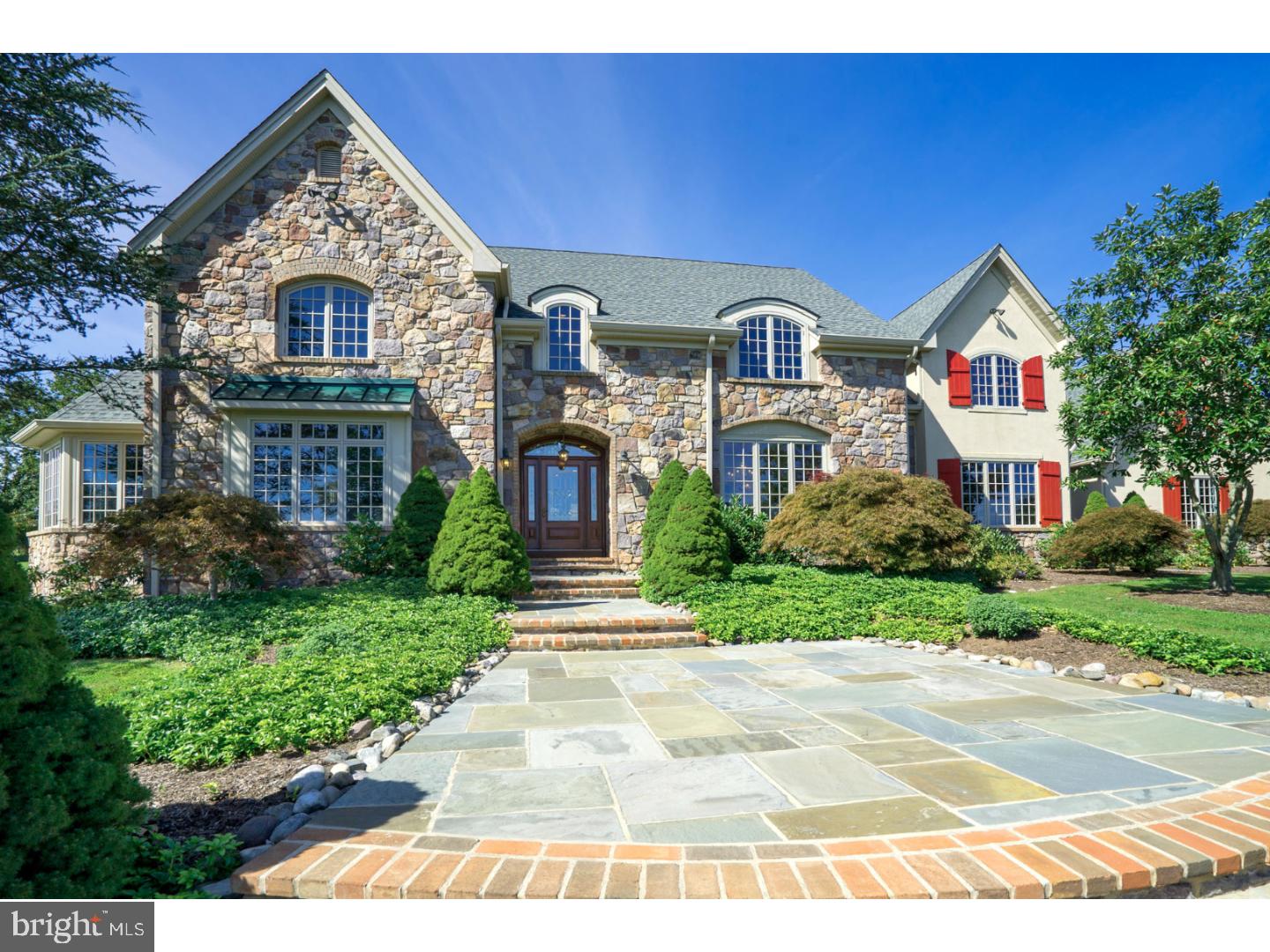 ROLLING HILLS - Residential