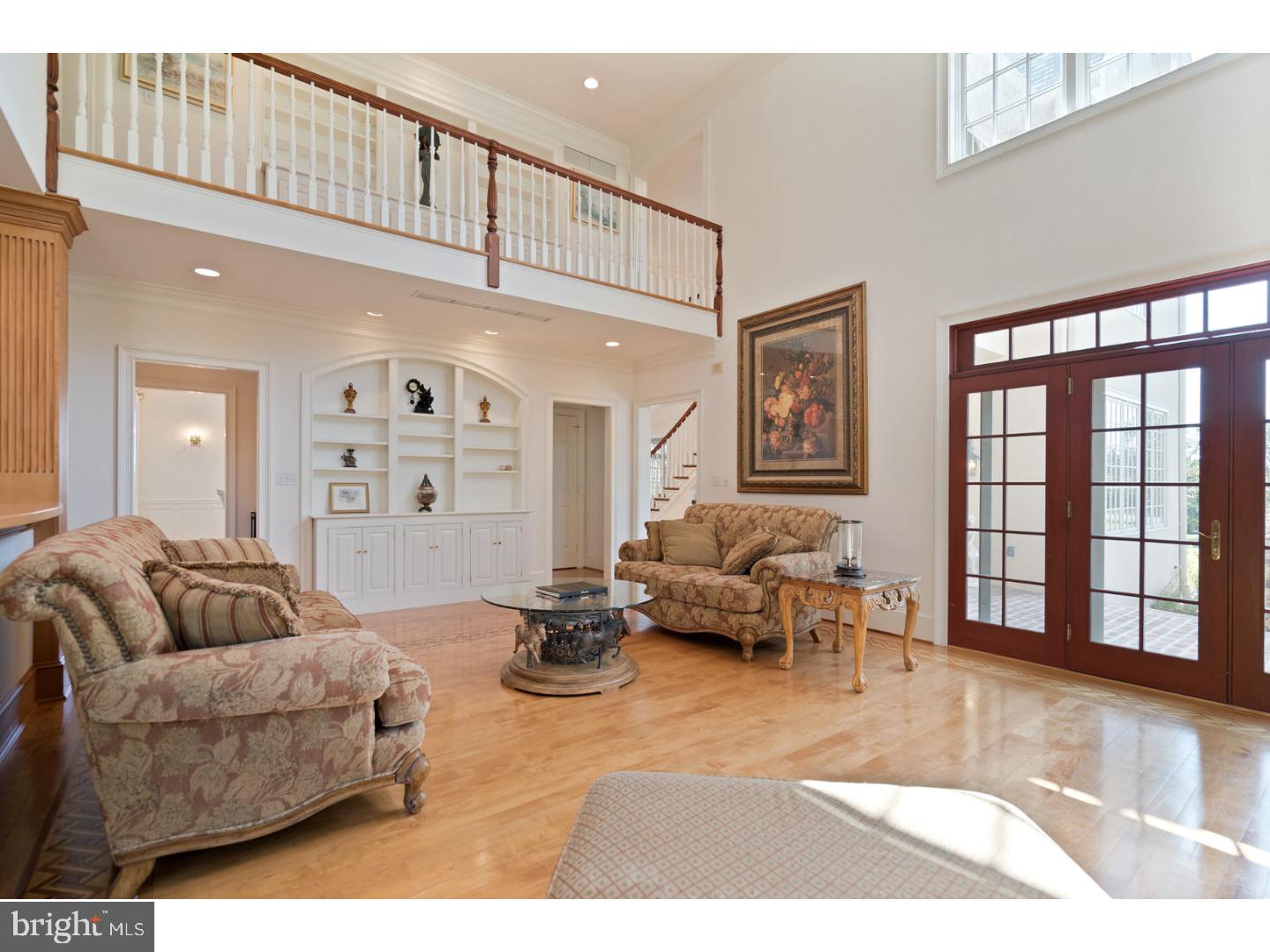 ROLLING HILLS - Residential