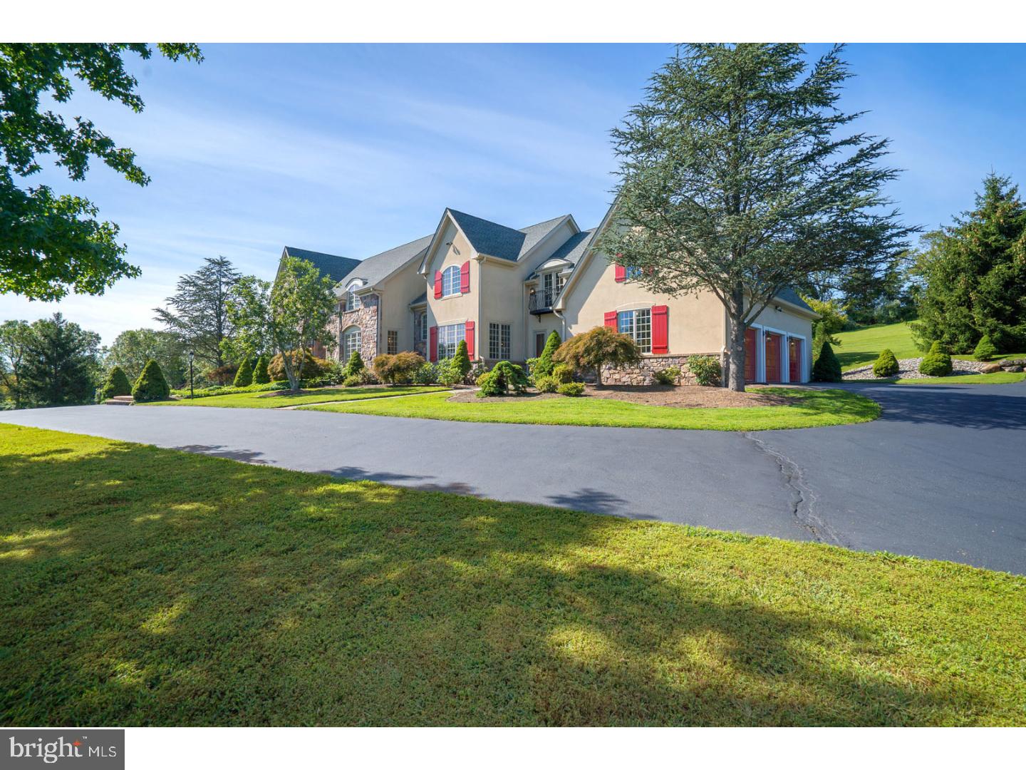 ROLLING HILLS - Residential