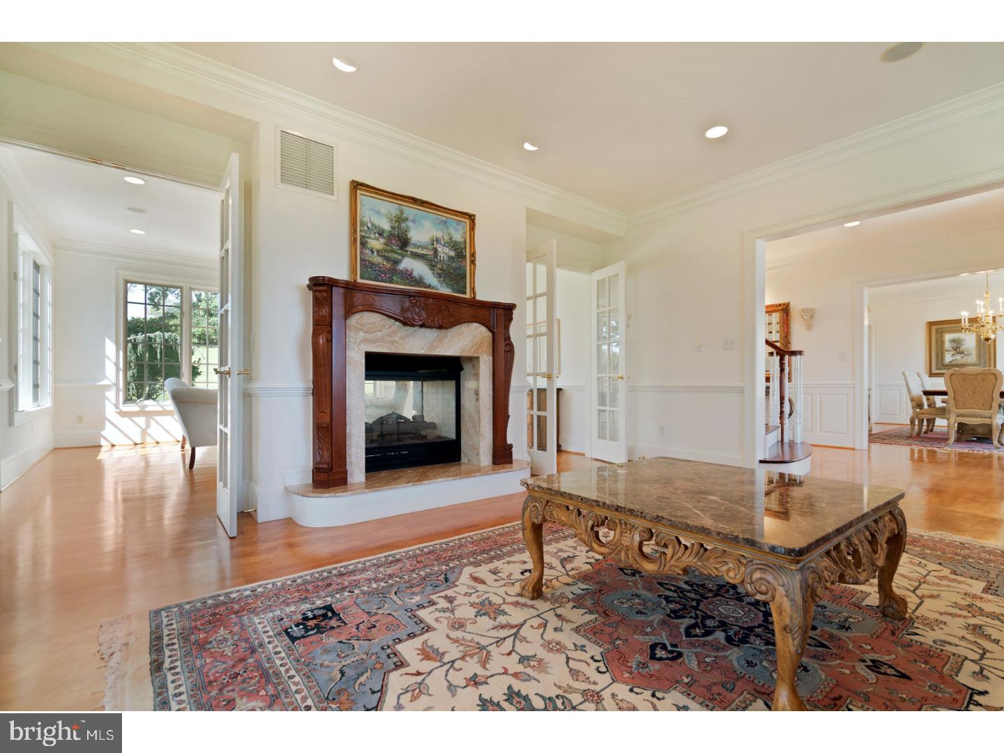 ROLLING HILLS - Residential