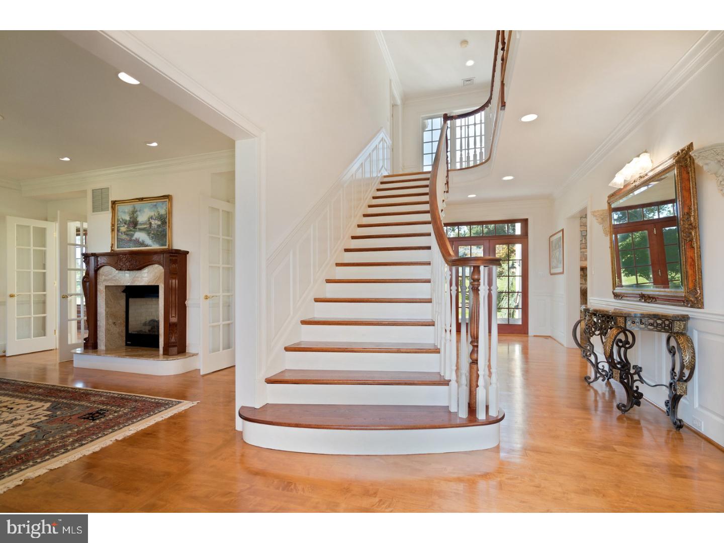 ROLLING HILLS - Residential