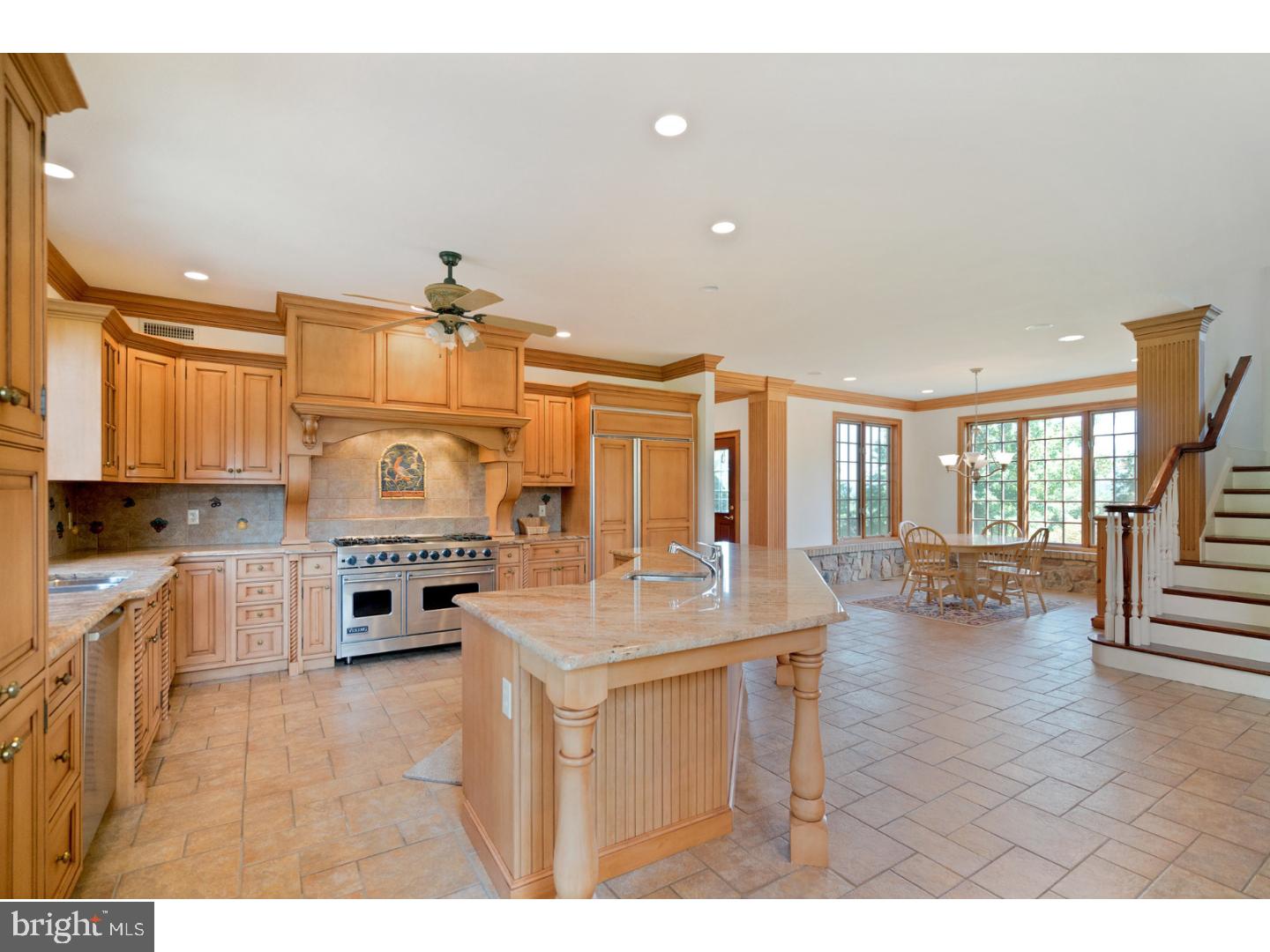 ROLLING HILLS - Residential