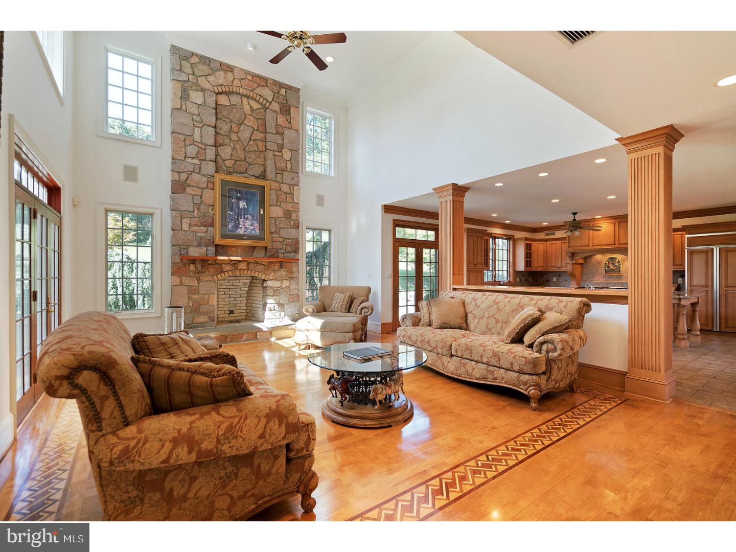 ROLLING HILLS - Residential