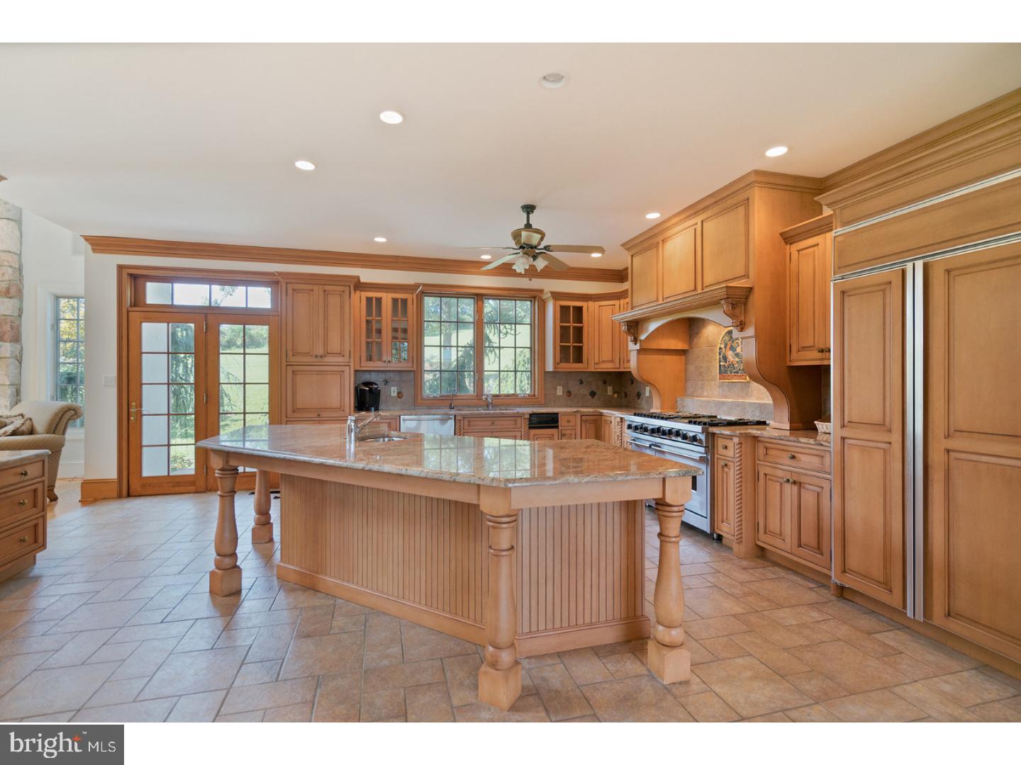 ROLLING HILLS - Residential