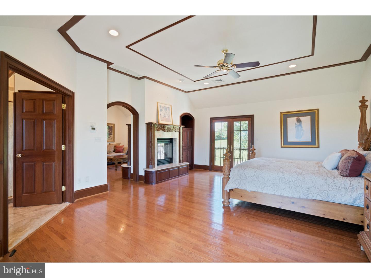 ROLLING HILLS - Residential