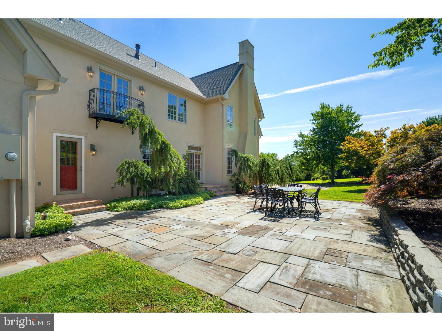 ROLLING HILLS - Residential