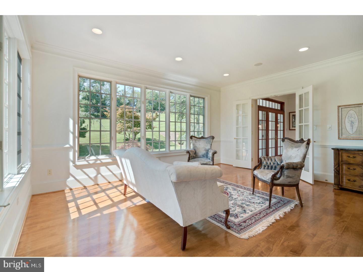 ROLLING HILLS - Residential