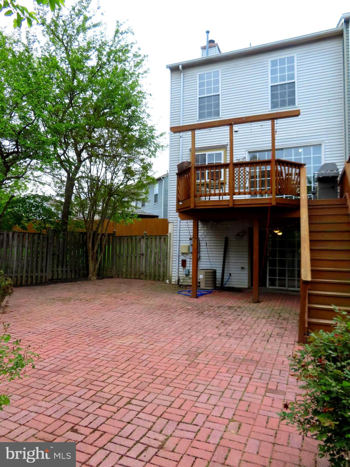 CARNABY SQUARE - Residential Lease