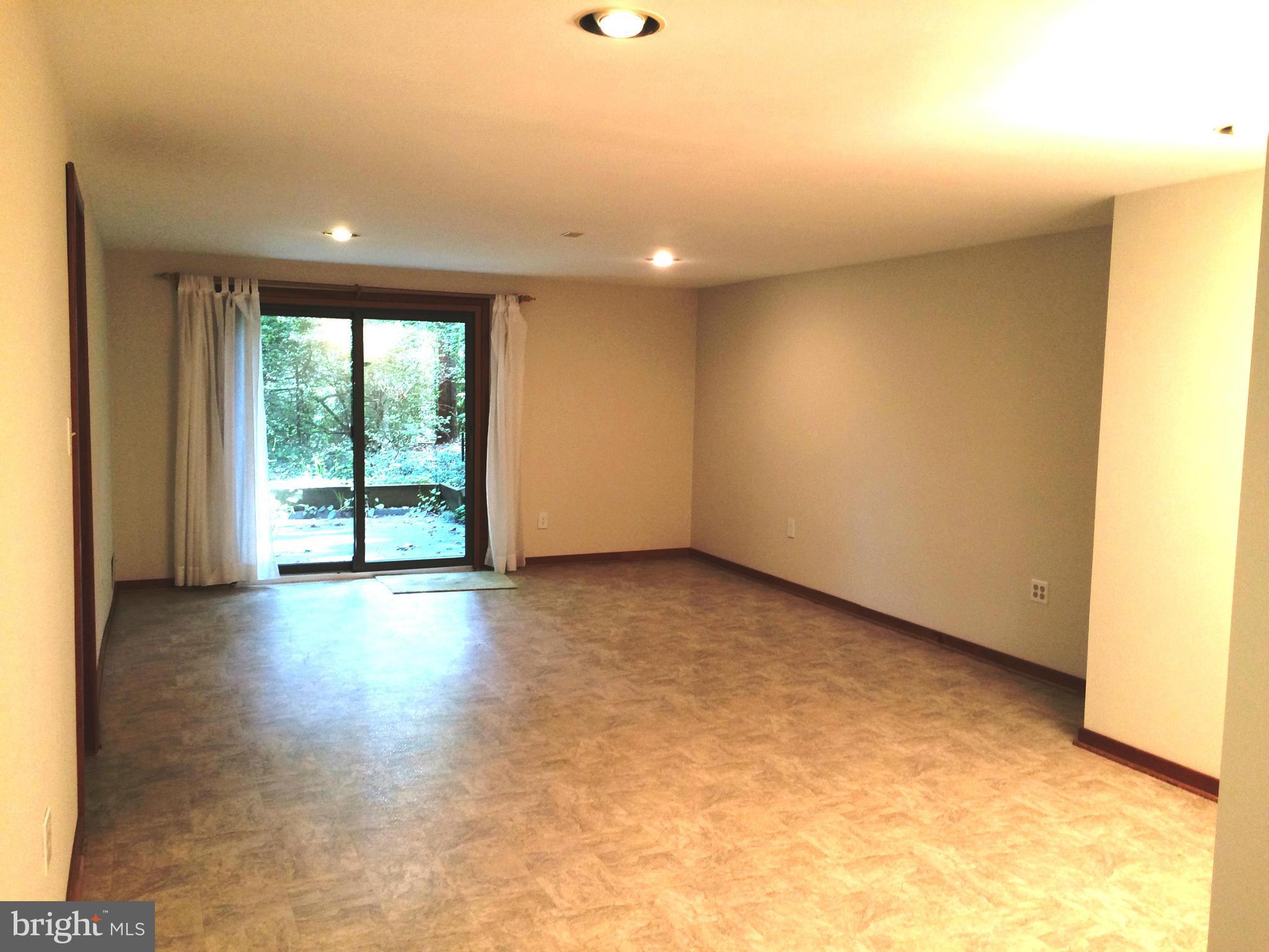 RESTON - Residential Lease