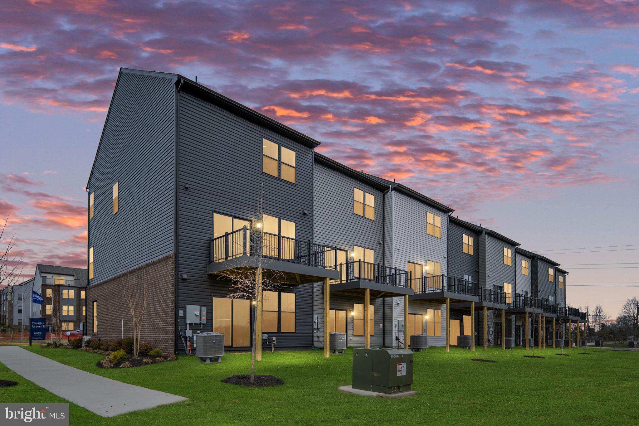 INNOVATION TOWN CENTER - Residential