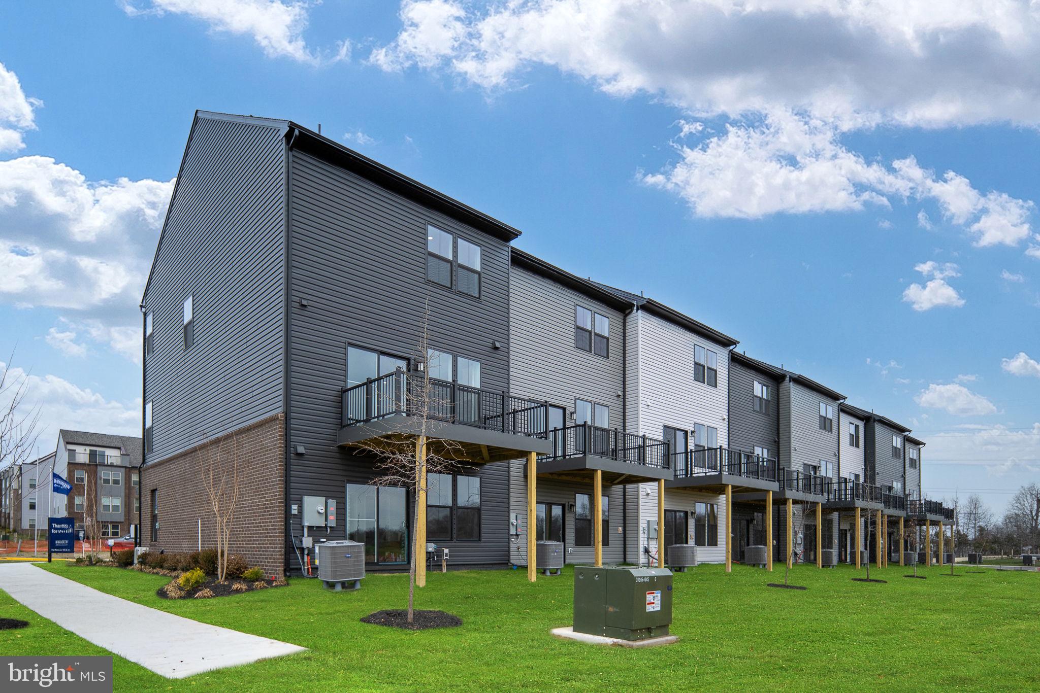 INNOVATION TOWN CENTER - Residential