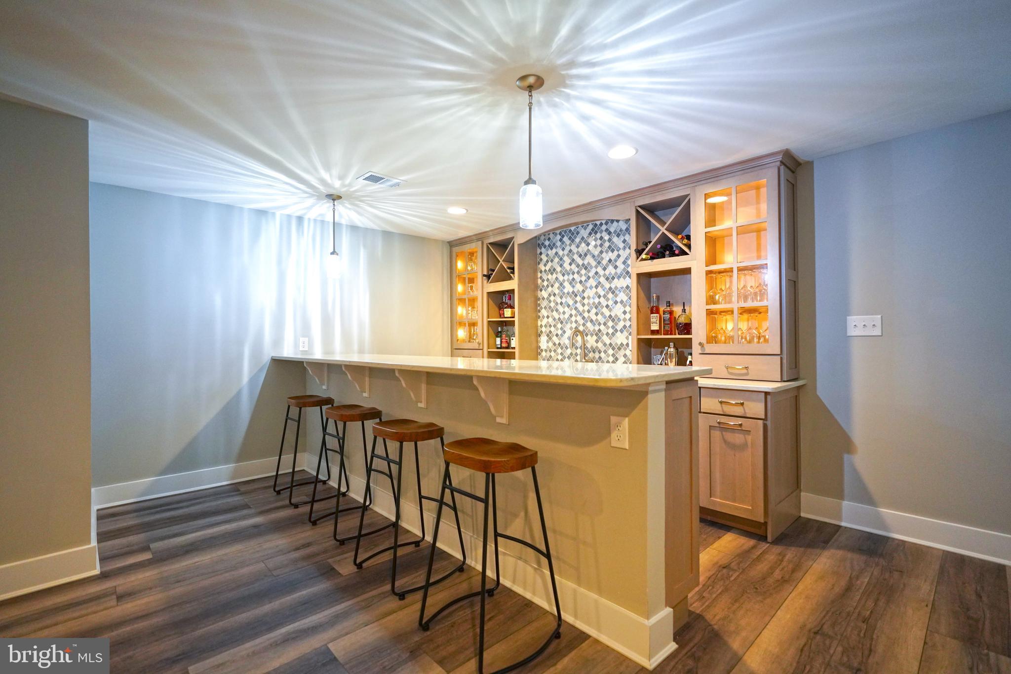 GOVERNORS - Residential