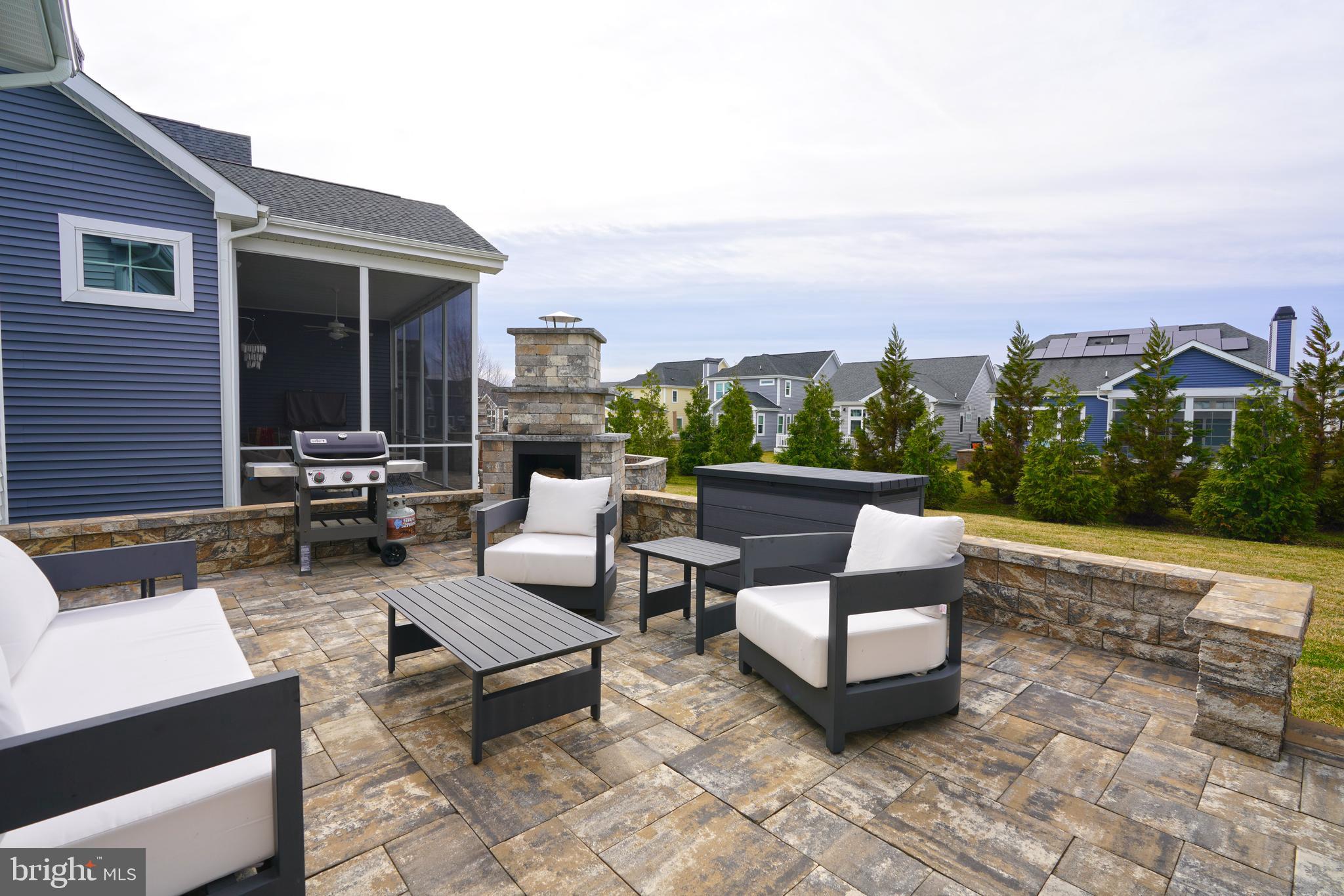 GOVERNORS - Residential