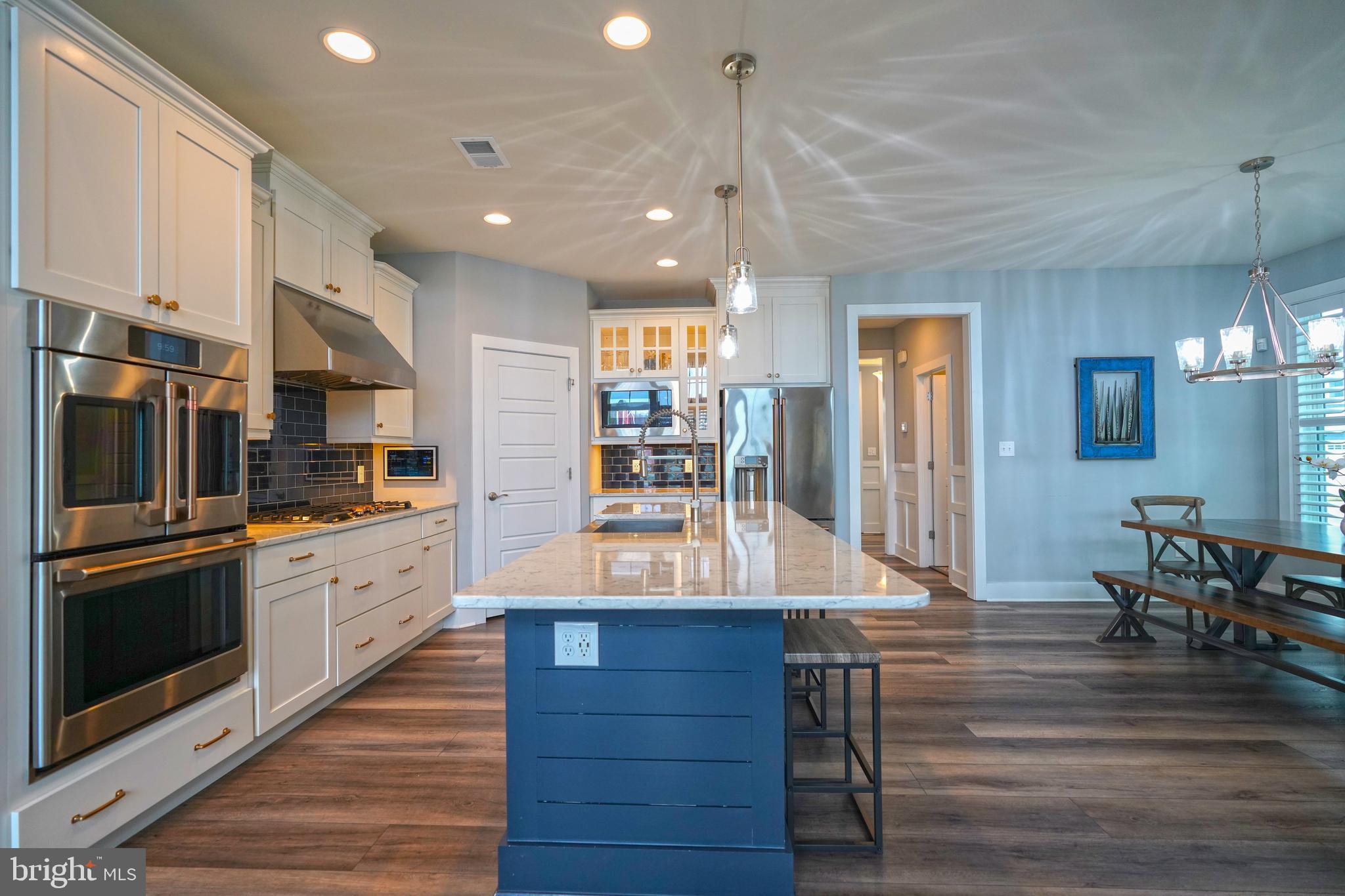 GOVERNORS - Residential