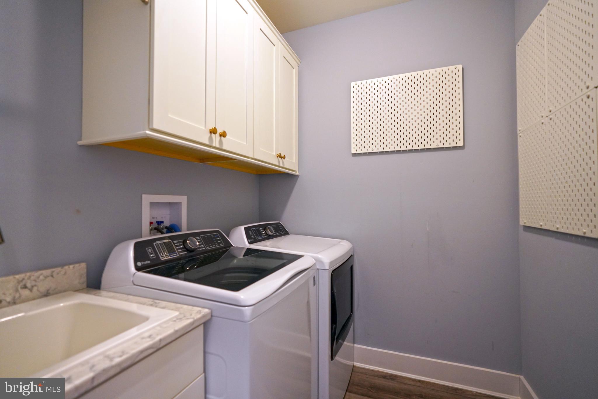 GOVERNORS - Residential