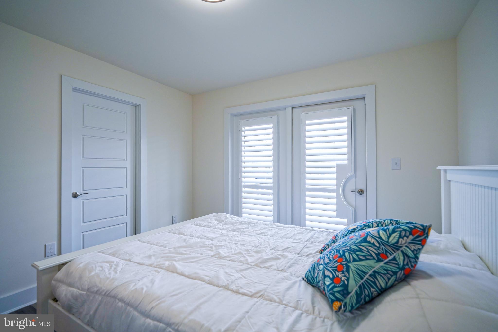 GOVERNORS - Residential