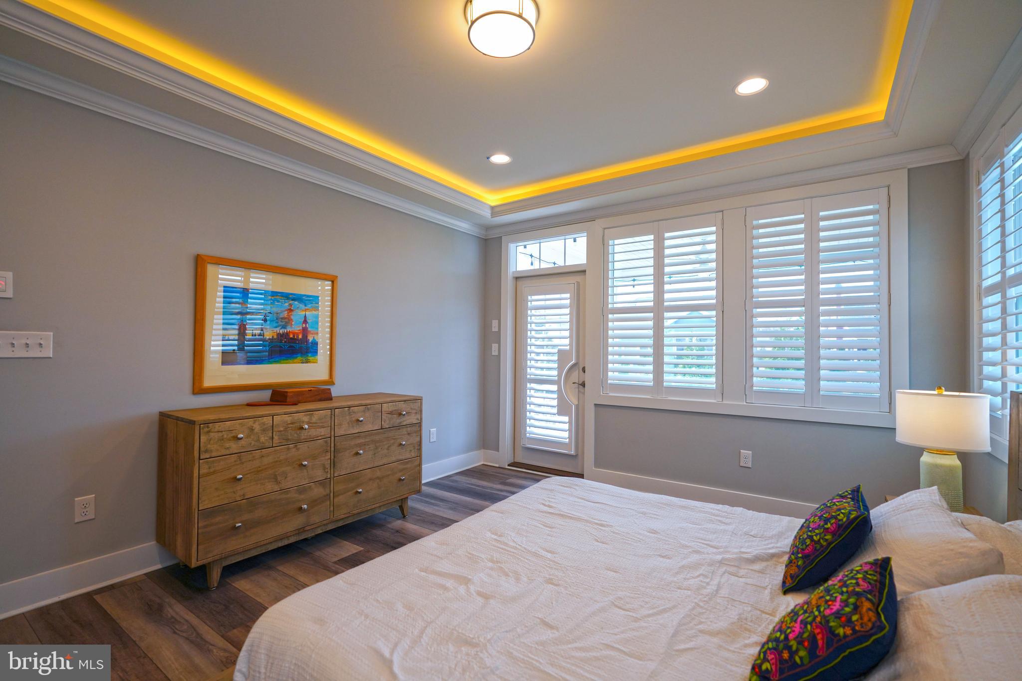 GOVERNORS - Residential