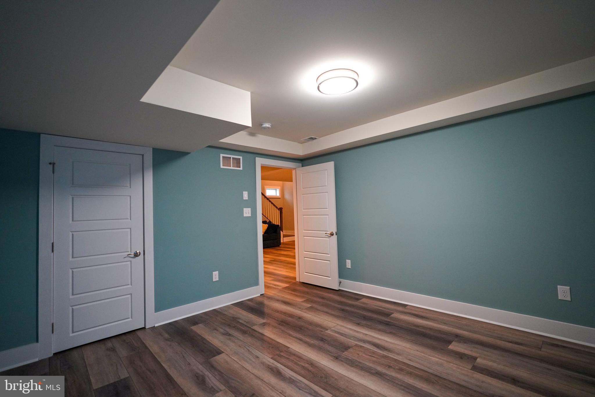 GOVERNORS - Residential