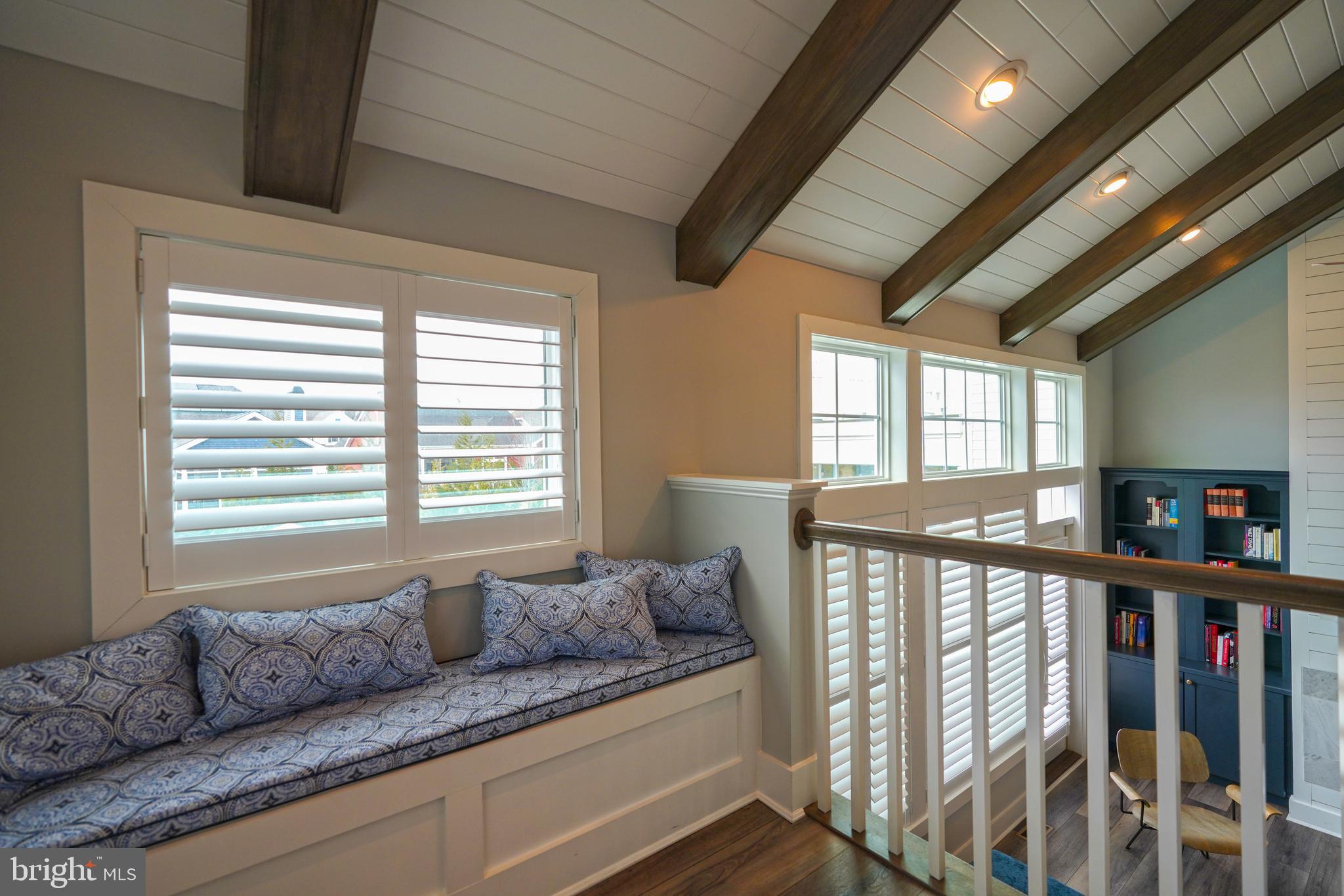 GOVERNORS - Residential