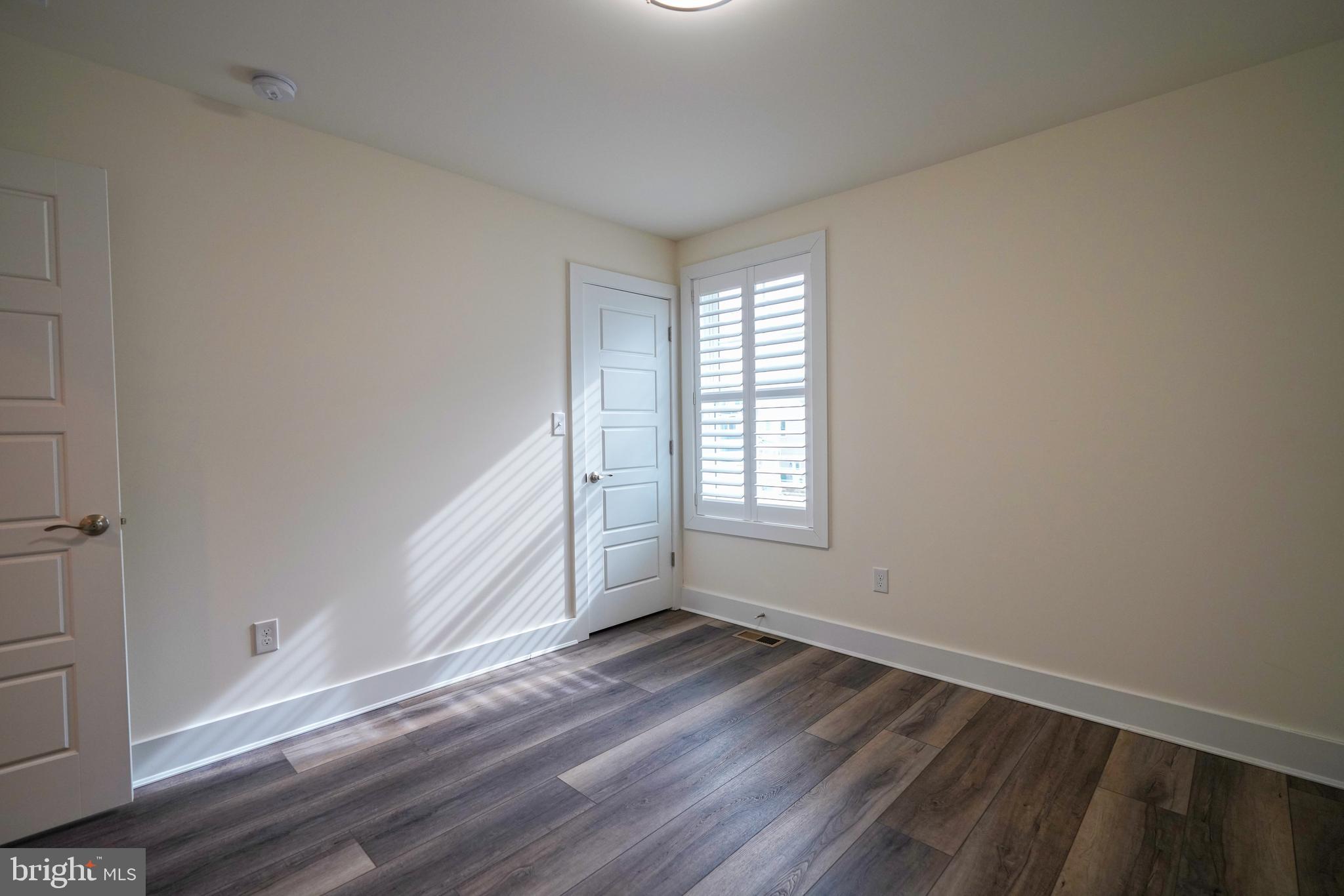 GOVERNORS - Residential