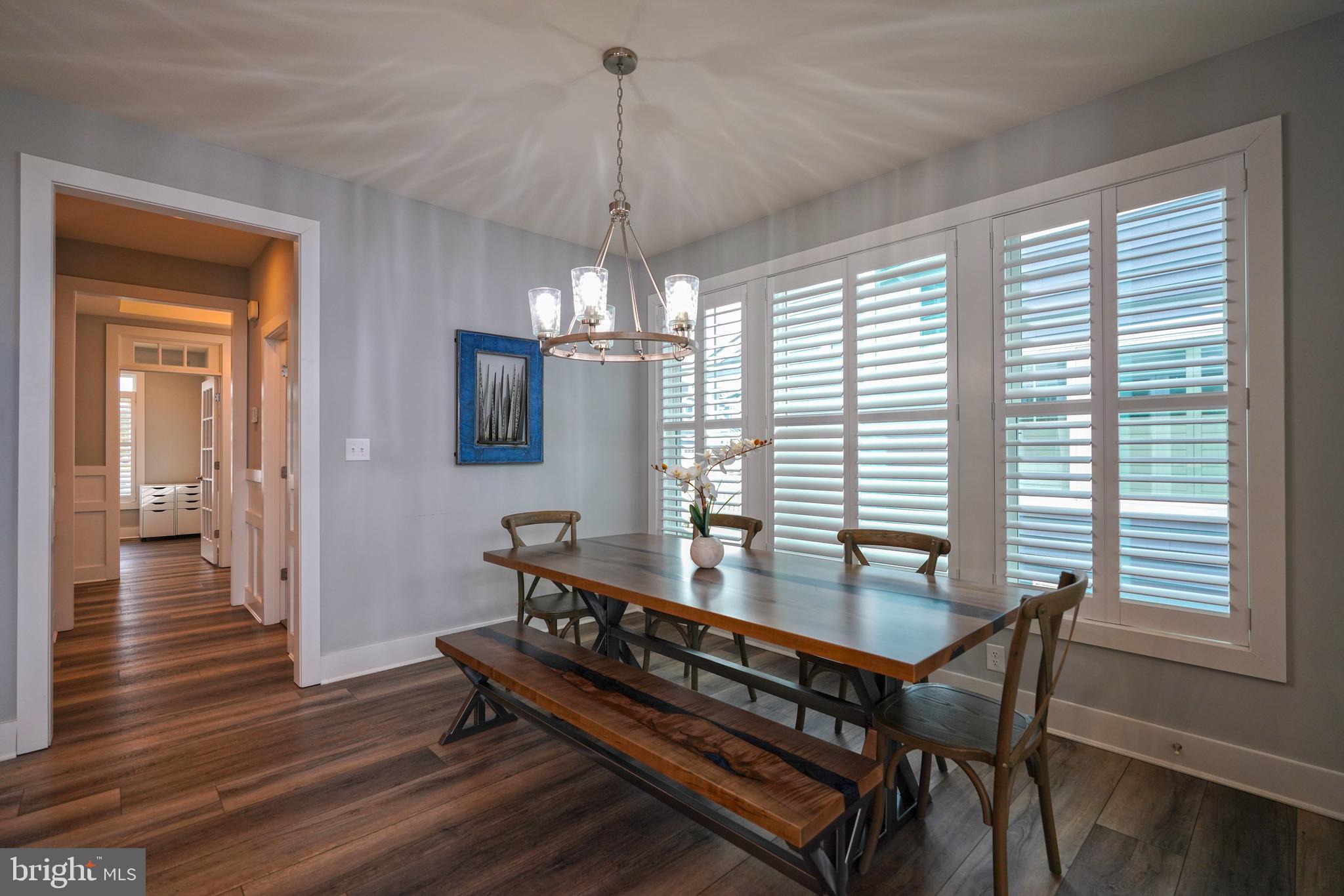 GOVERNORS - Residential