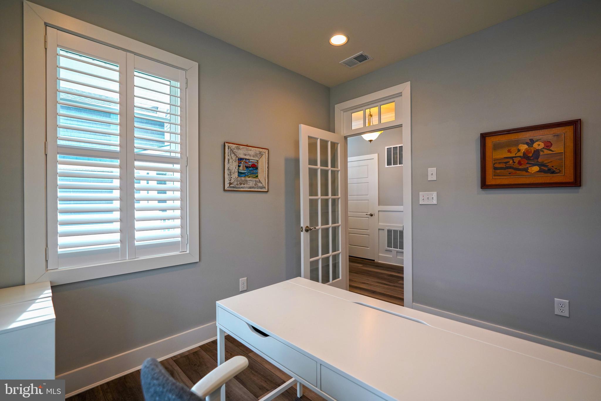 GOVERNORS - Residential