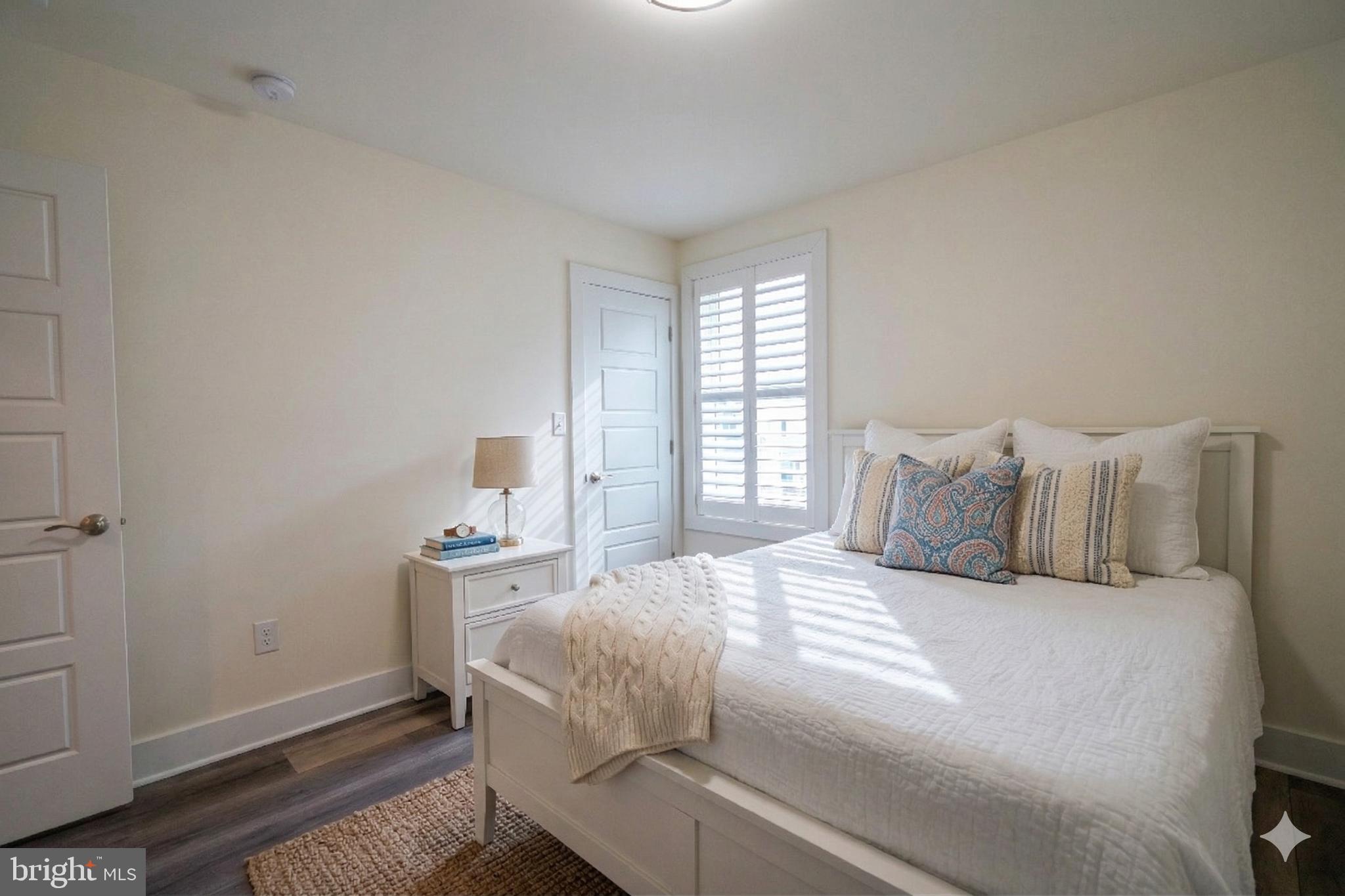 GOVERNORS - Residential