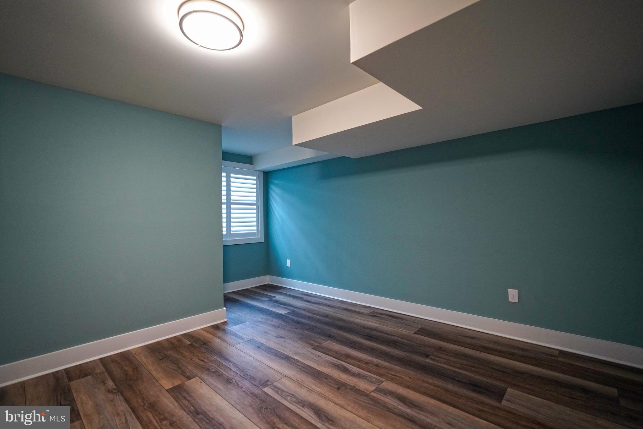 GOVERNORS - Residential