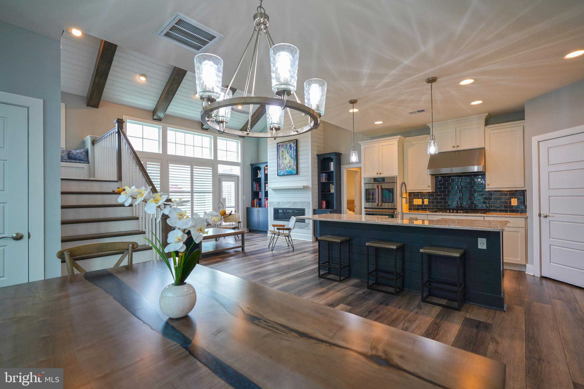 GOVERNORS - Residential