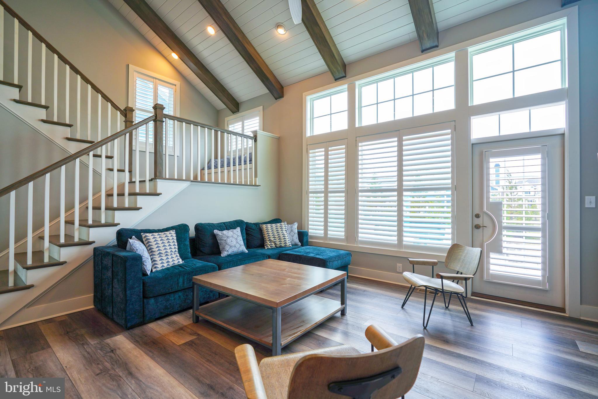 GOVERNORS - Residential