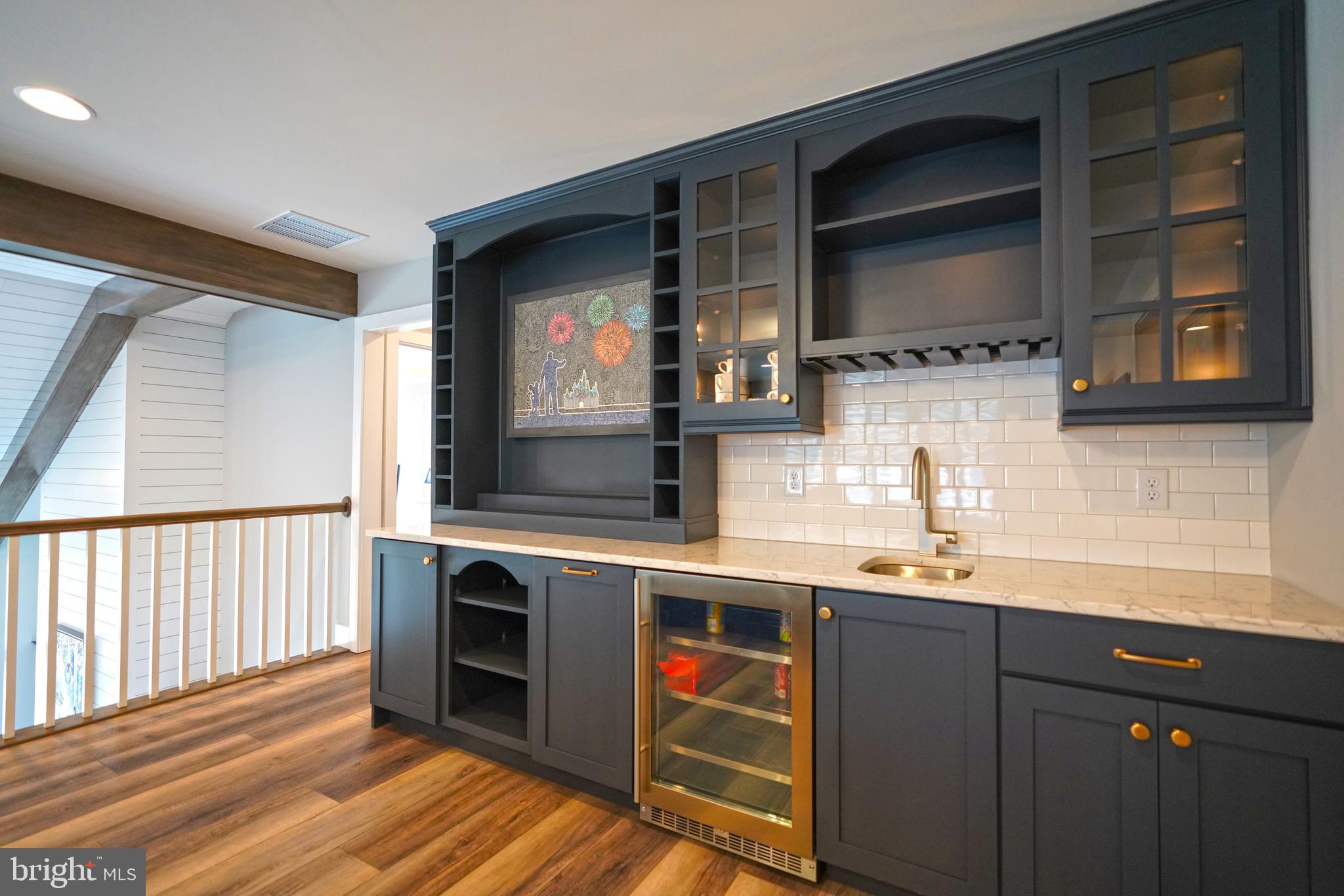 GOVERNORS - Residential