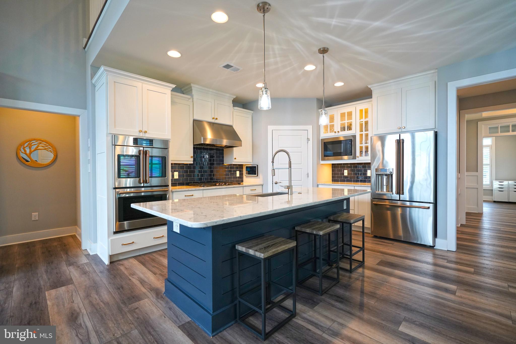 GOVERNORS - Residential