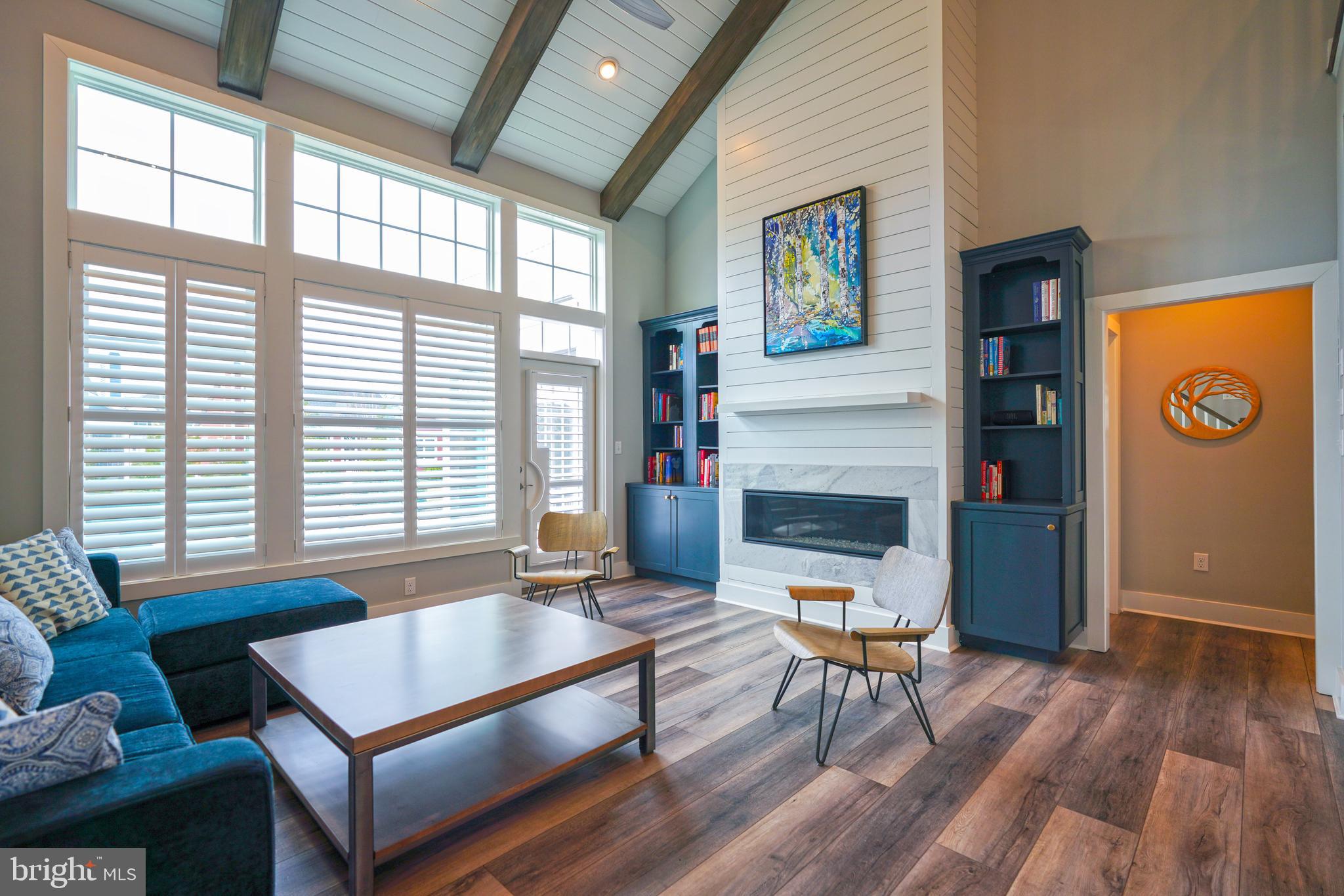 GOVERNORS - Residential