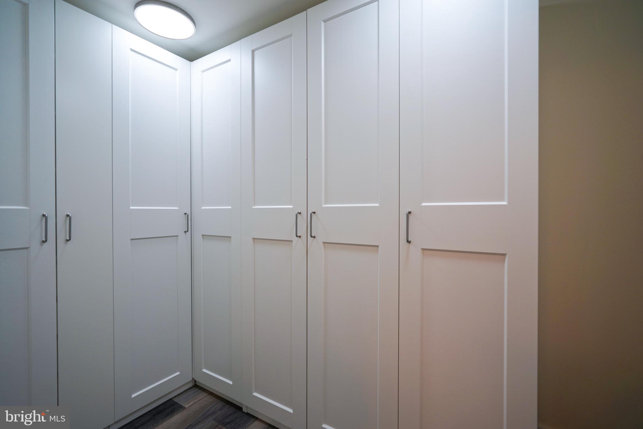 GOVERNORS - Residential