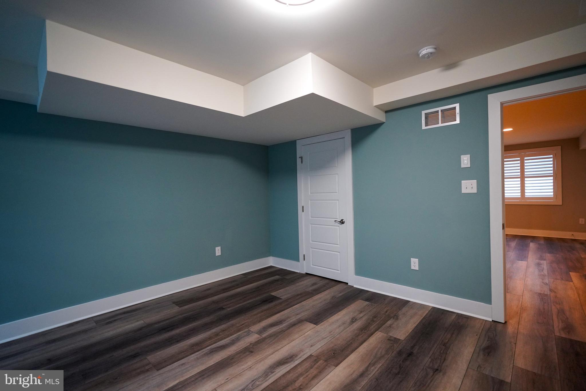 GOVERNORS - Residential