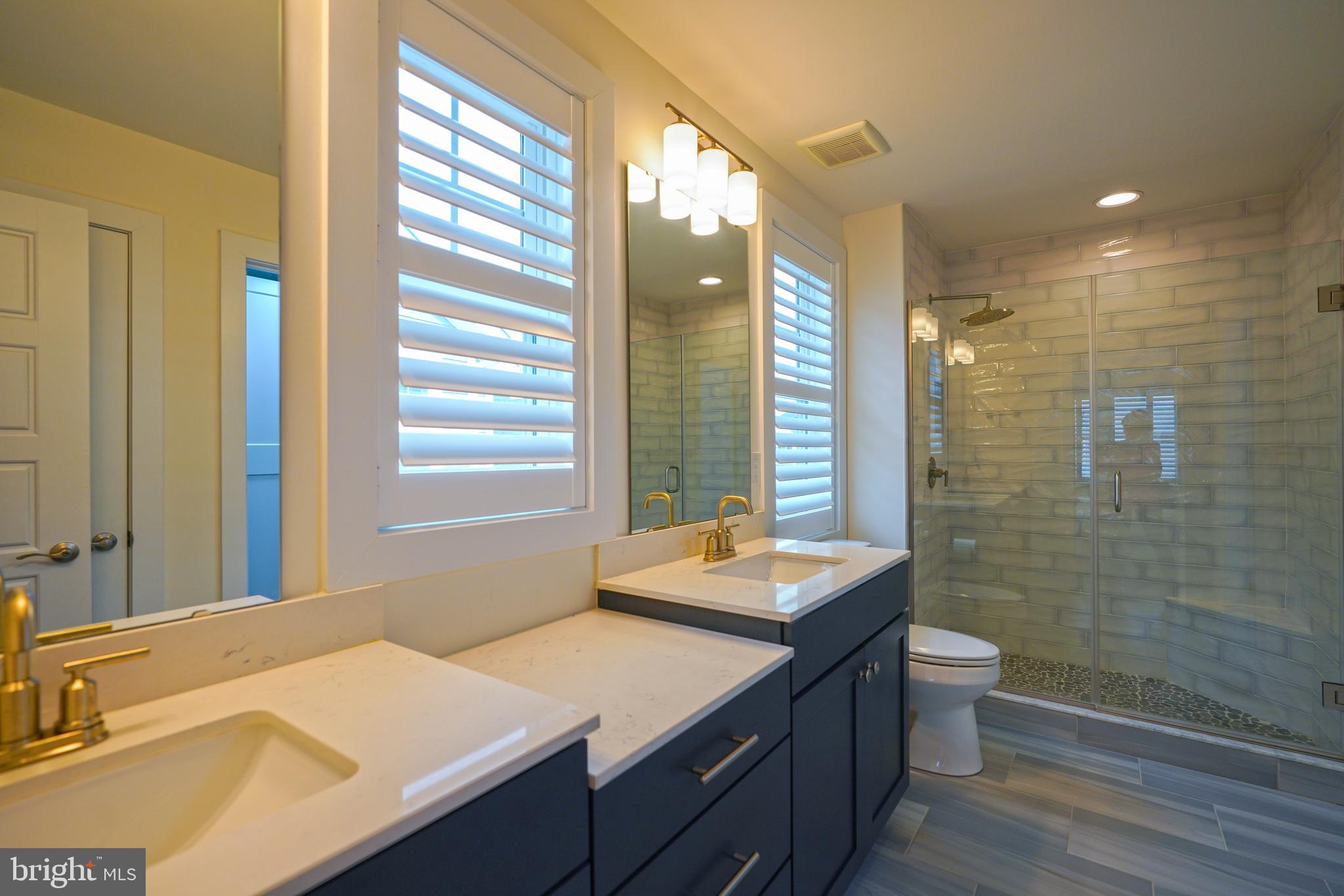 GOVERNORS - Residential