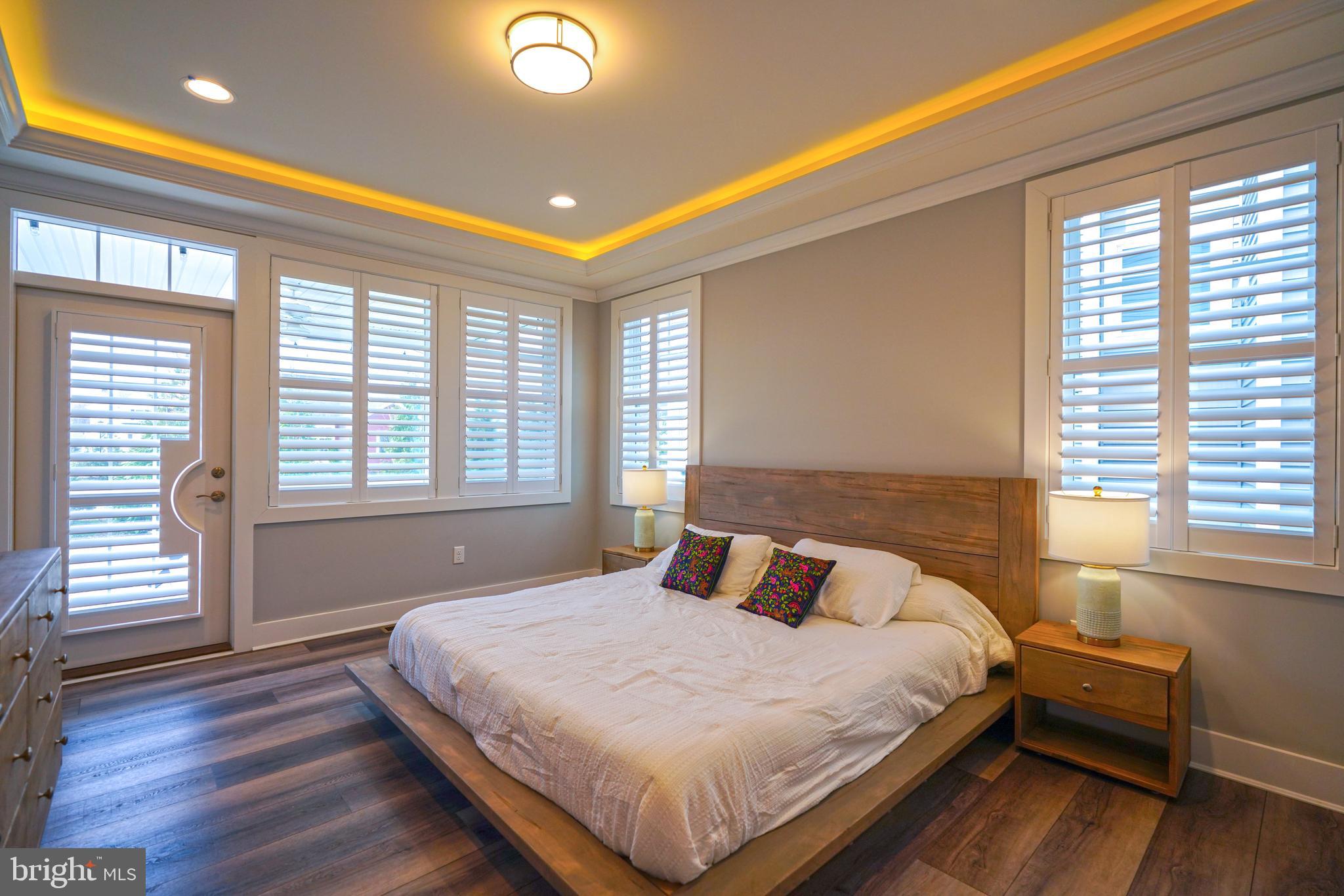 GOVERNORS - Residential