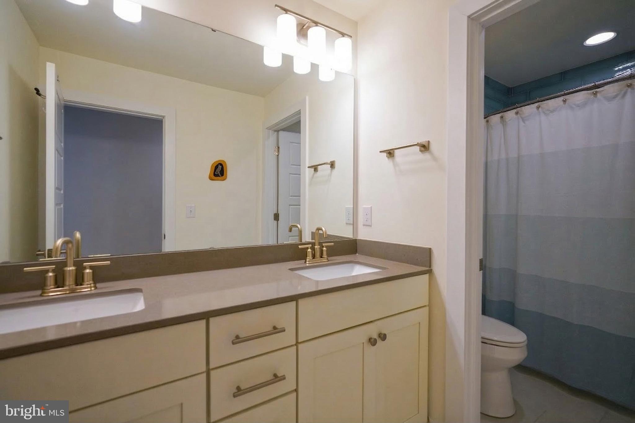 GOVERNORS - Residential