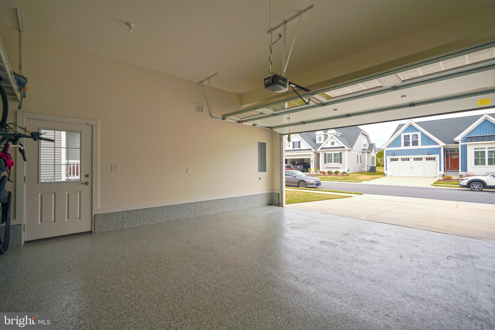 GOVERNORS - Residential