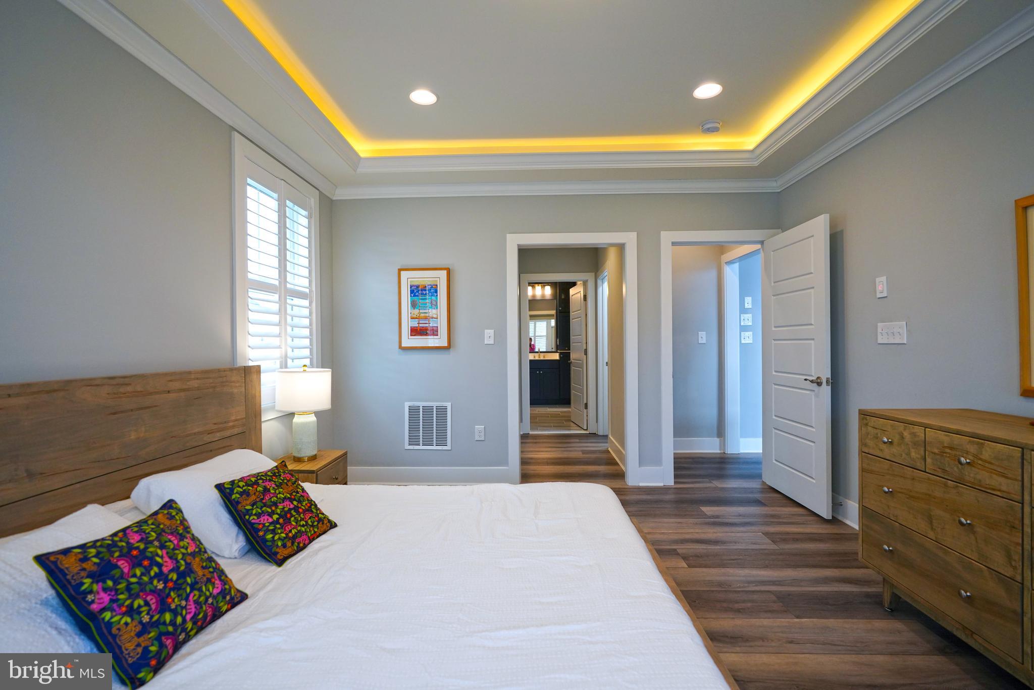 GOVERNORS - Residential