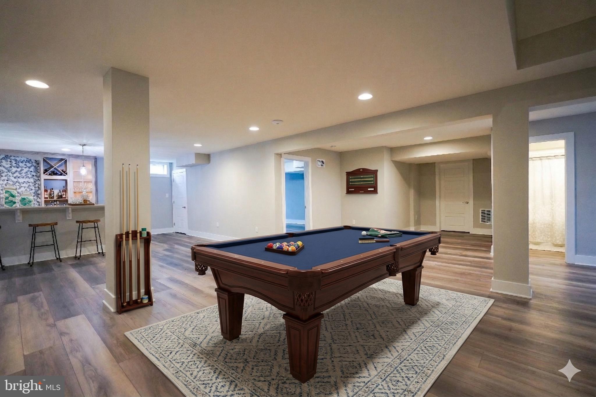 GOVERNORS - Residential