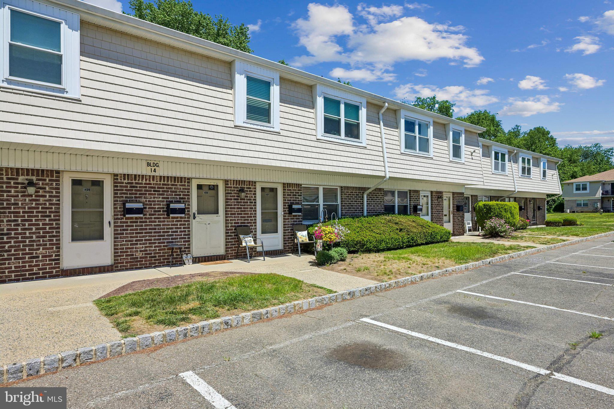 1407 SILVER COURT