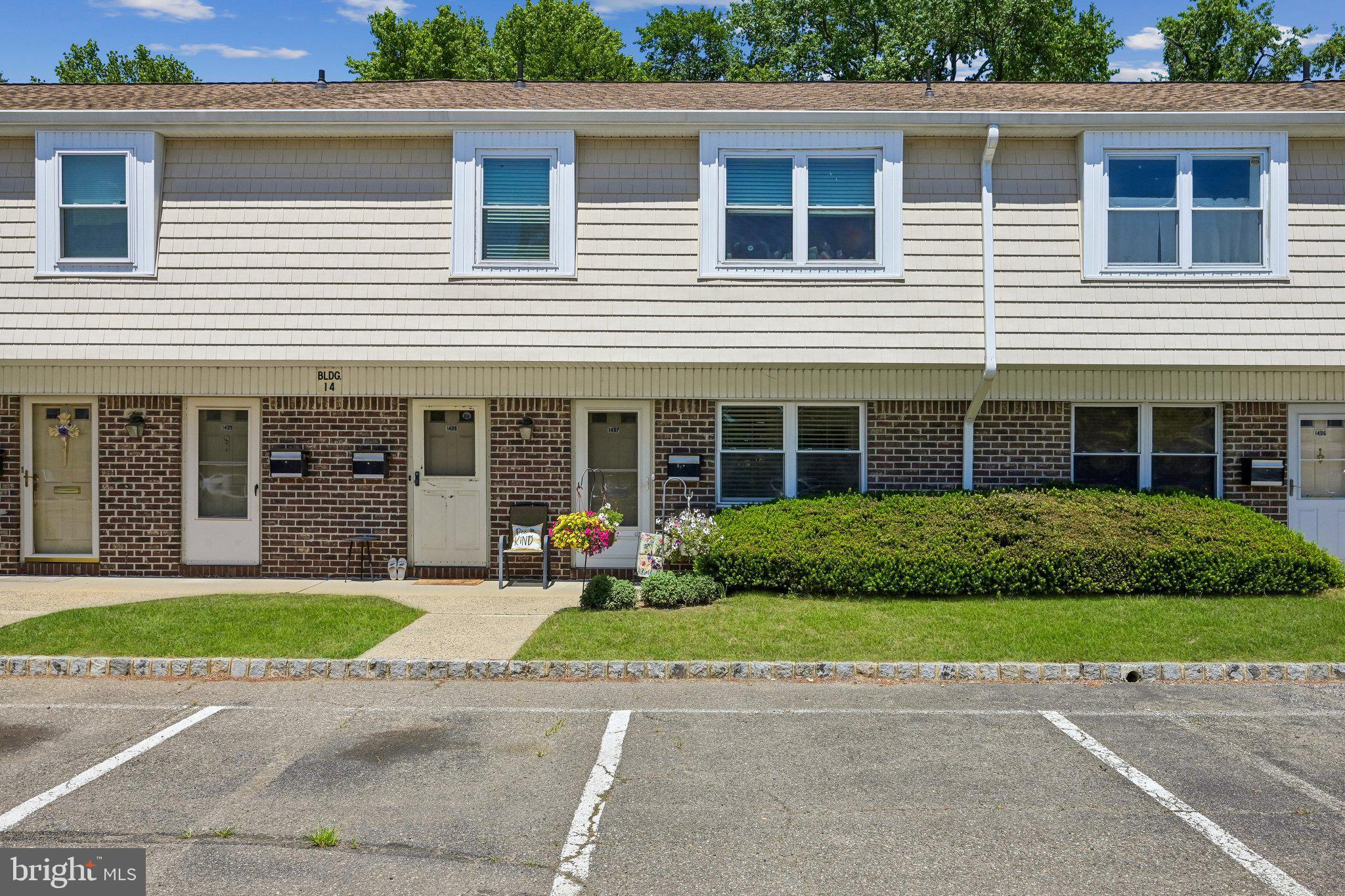 1407 SILVER COURT
