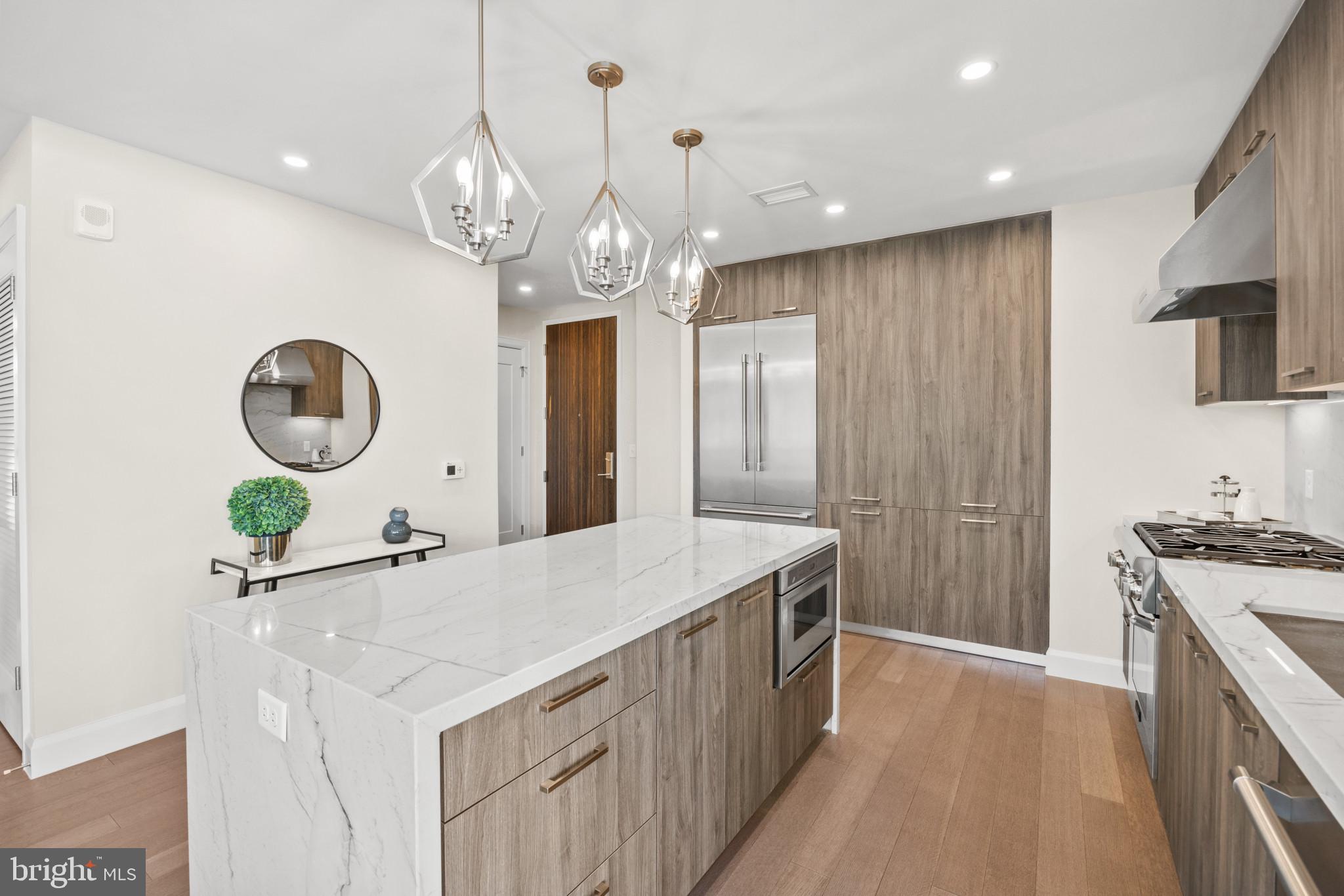 HARBOR EAST - Residential