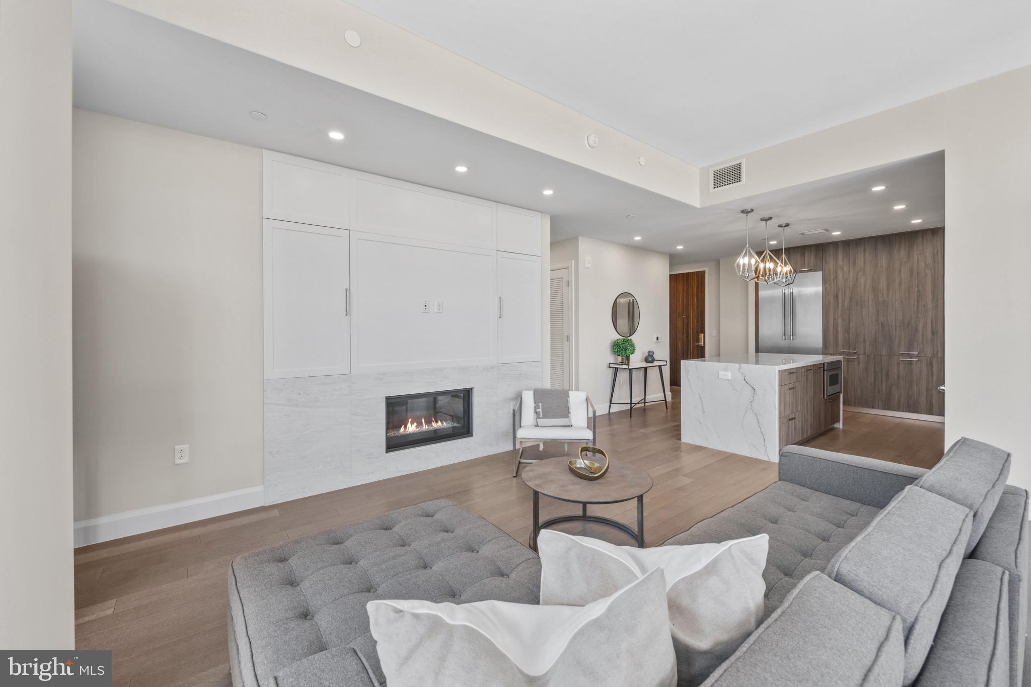 HARBOR EAST - Residential