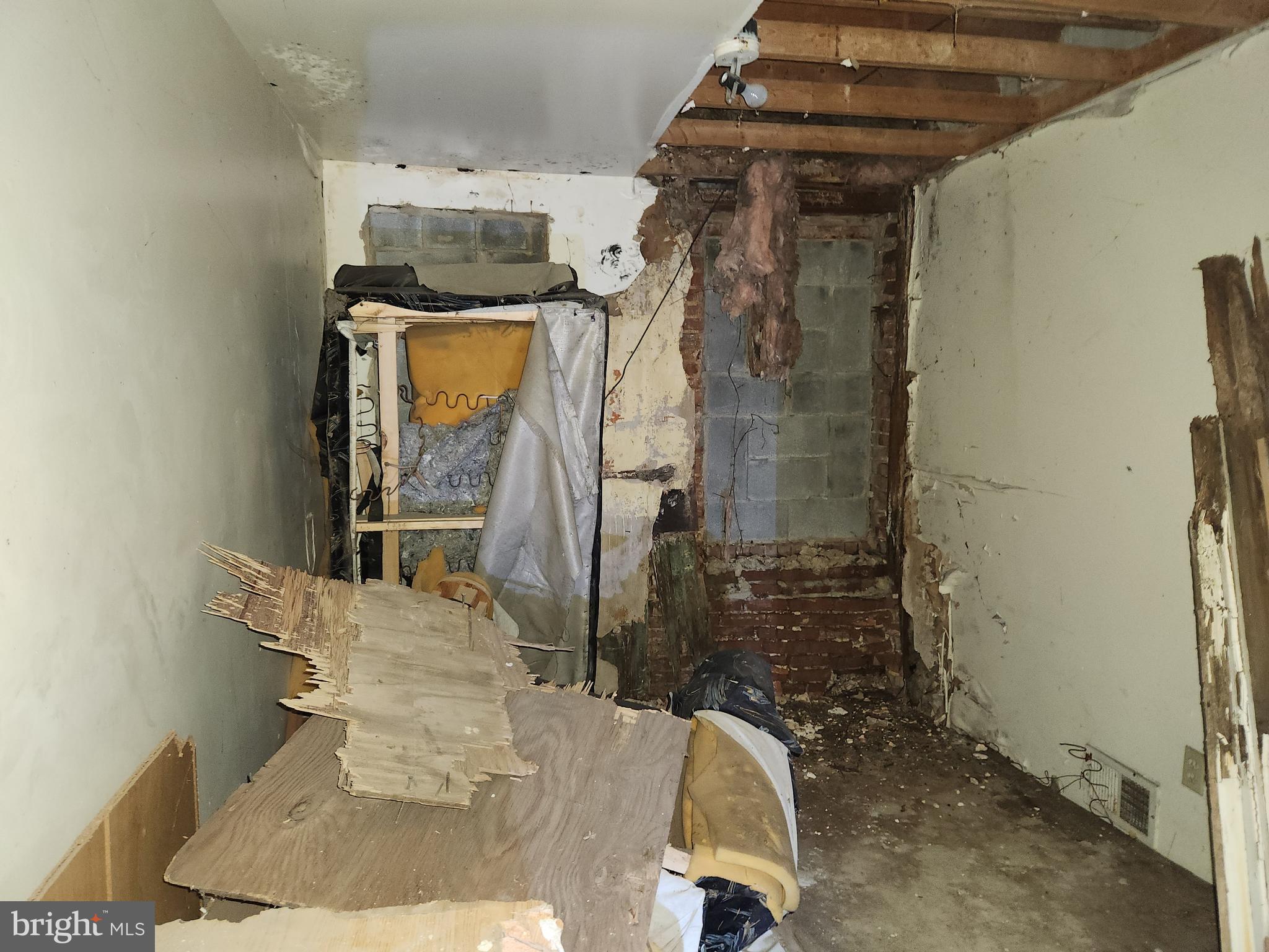 SANDTOWN-WINCHESTER - Residential